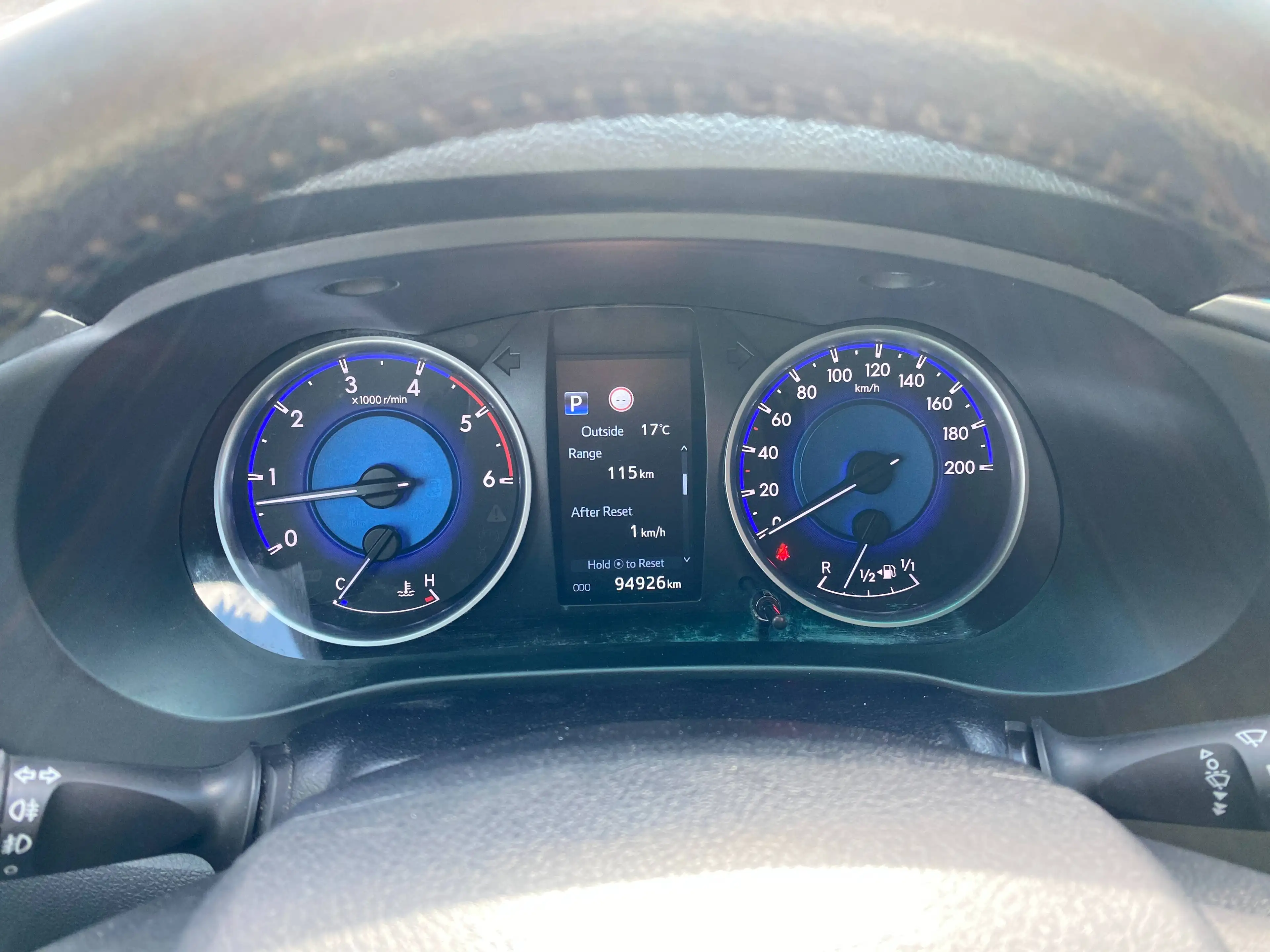 Toyota Hilux 2.4 D-4D 4WD Lounge — photo 10