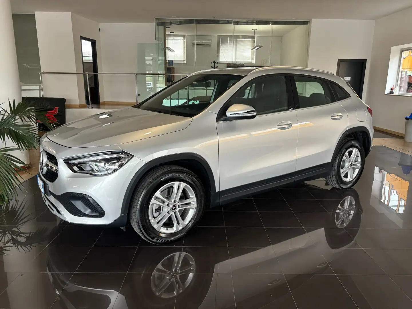 Mercedes-Benz GLA 200 GLA-H247 2020 d Sport auto Argento - 1