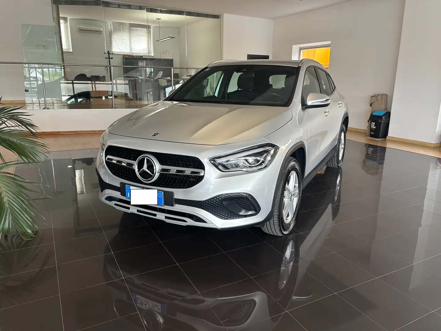 Mercedes-Benz GLA 200 GLA-H247 2020 d Sport auto Argento - 2