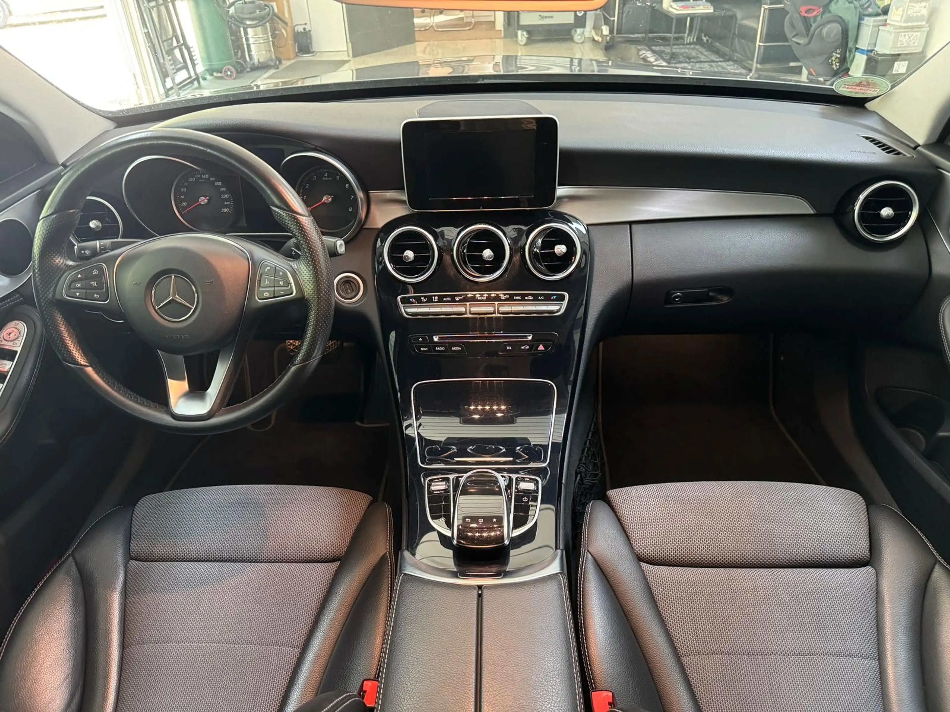 Mercedes-Benz C 180 CGI Avantgarde*Ambiente*Spurh.*Totwinkel* — photo 25