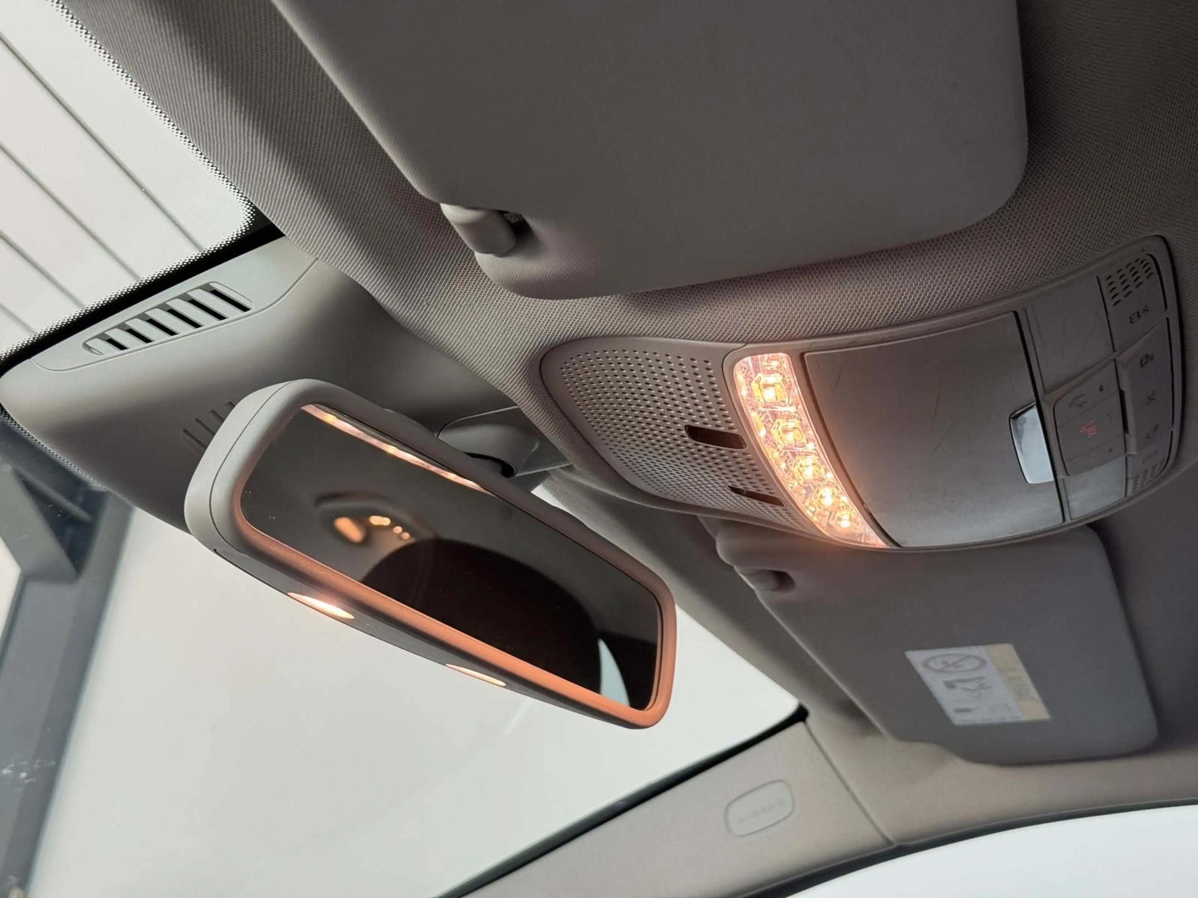 Mercedes-Benz C 180 CGI Avantgarde*Ambiente*Spurh.*Totwinkel* — photo 38