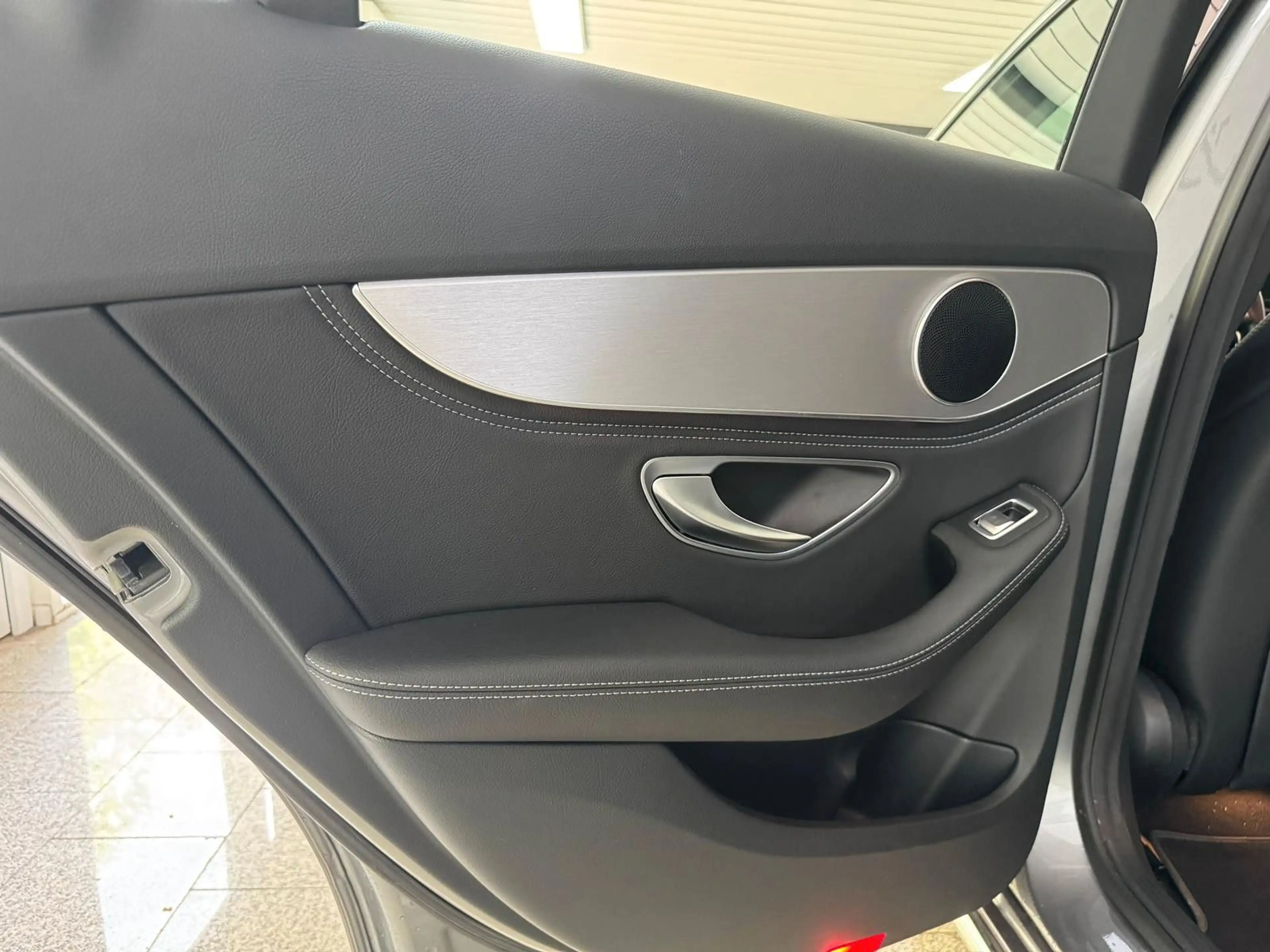 Mercedes-Benz C 180 CGI Avantgarde*Ambiente*Spurh.*Totwinkel* — photo 17