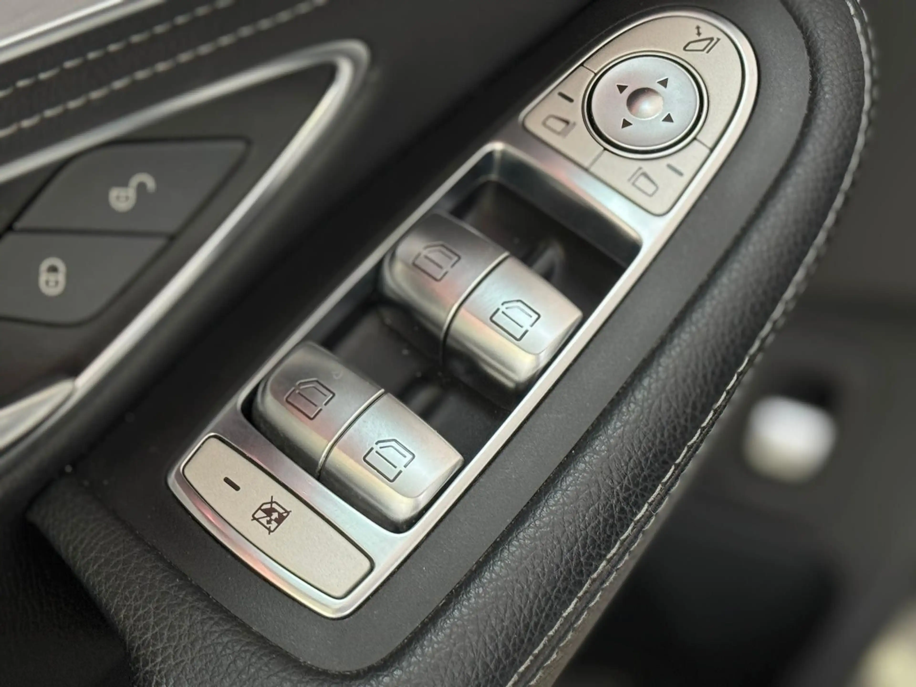 Mercedes-Benz C 180 CGI Avantgarde*Ambiente*Spurh.*Totwinkel* — photo 36