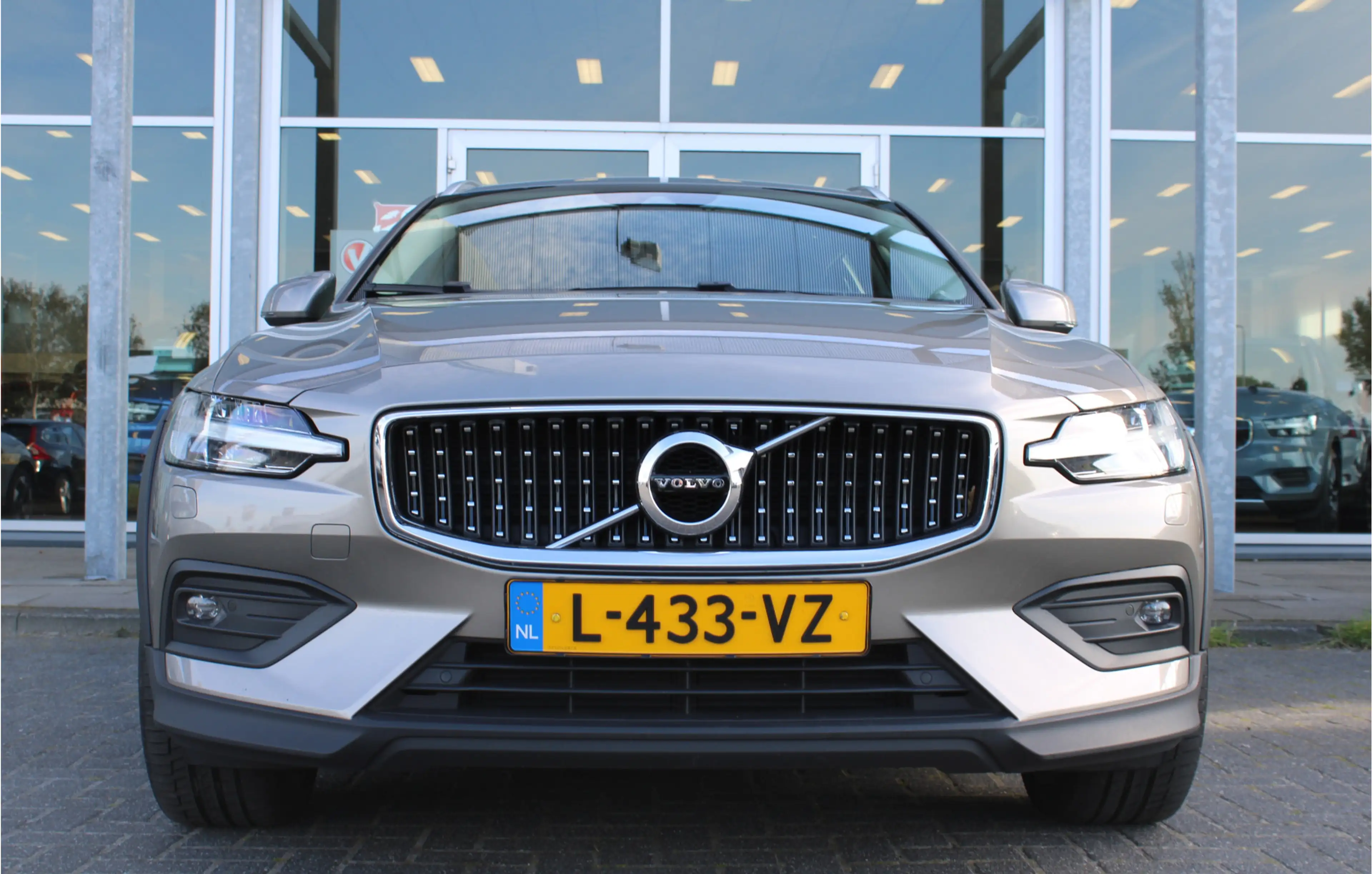 Volvo V60 Cross Country B5 Automaat AWD Pro | Massagestoelen | Head-Up | S — photo 4