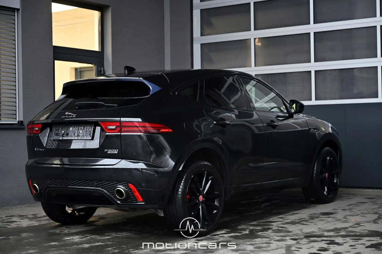 Jaguar E-Pace E-PACE P300 R-Dynamics Black - 2