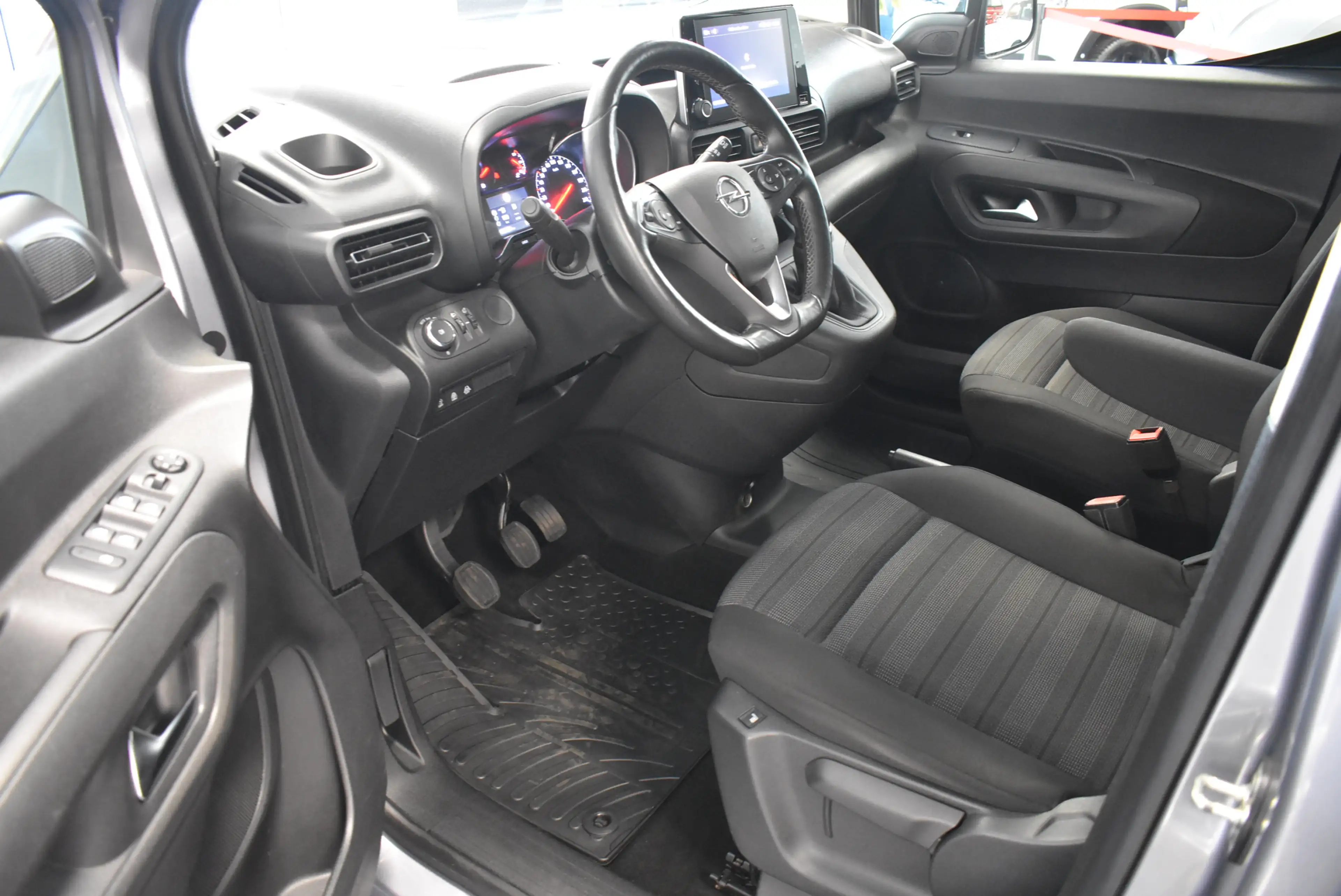 Opel Combo Life Edit L2 7-Sitze Grip Cont. Navi Temp — photo 6
