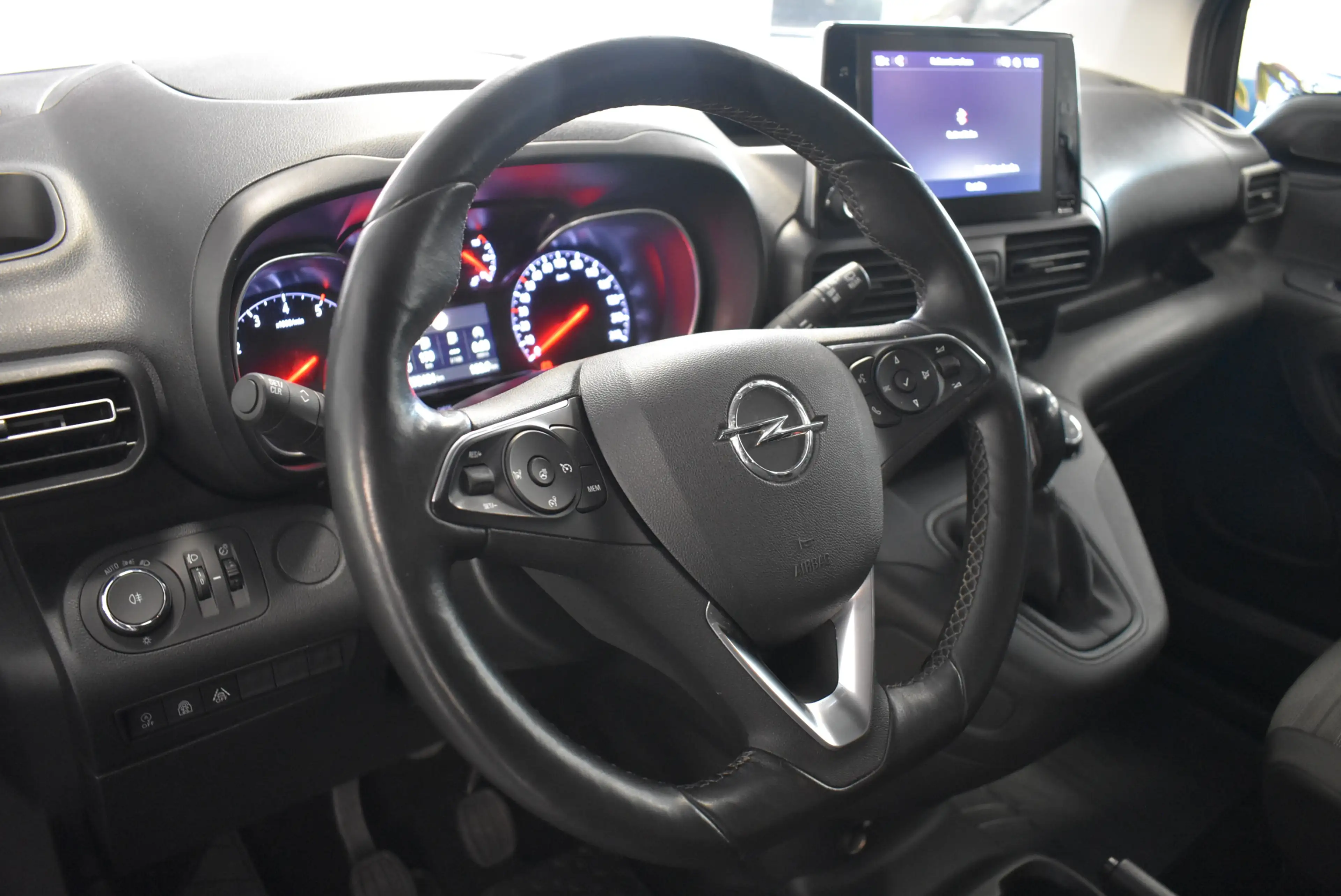 Opel Combo Life Edit L2 7-Sitze Grip Cont. Navi Temp — photo 12