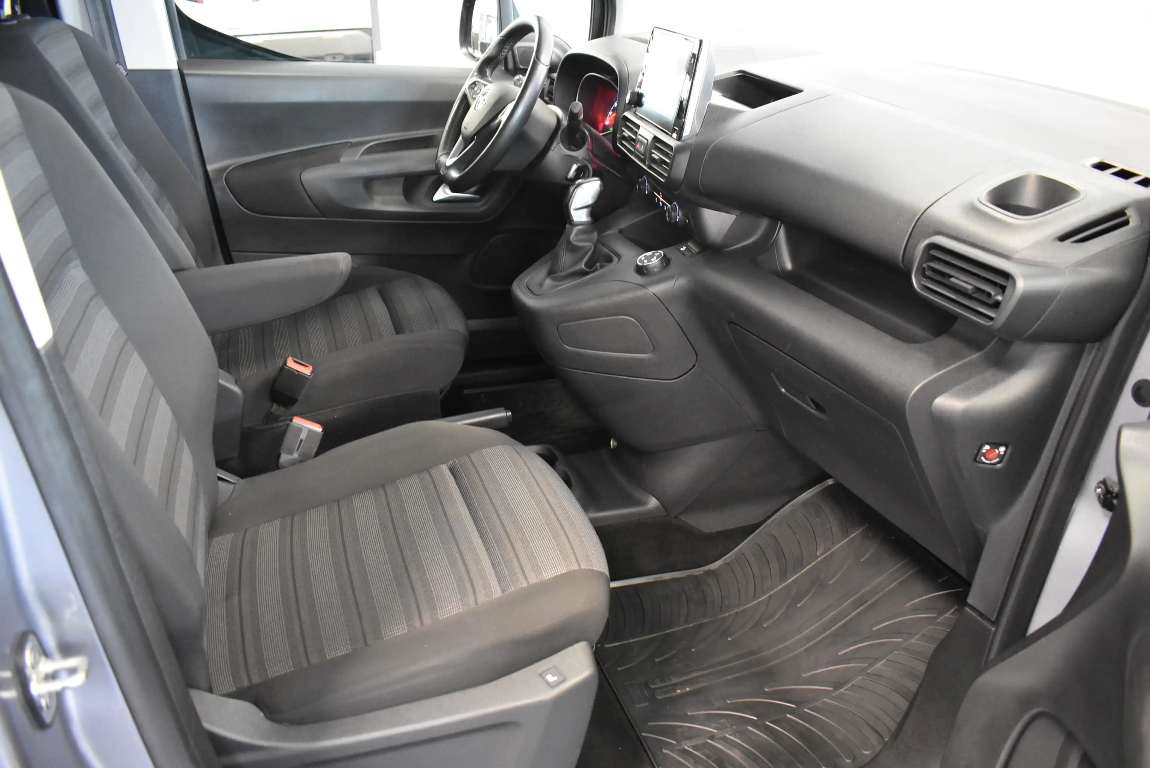 Opel Combo Life Edit L2 7-Sitze Grip Cont. Navi Temp — photo 7