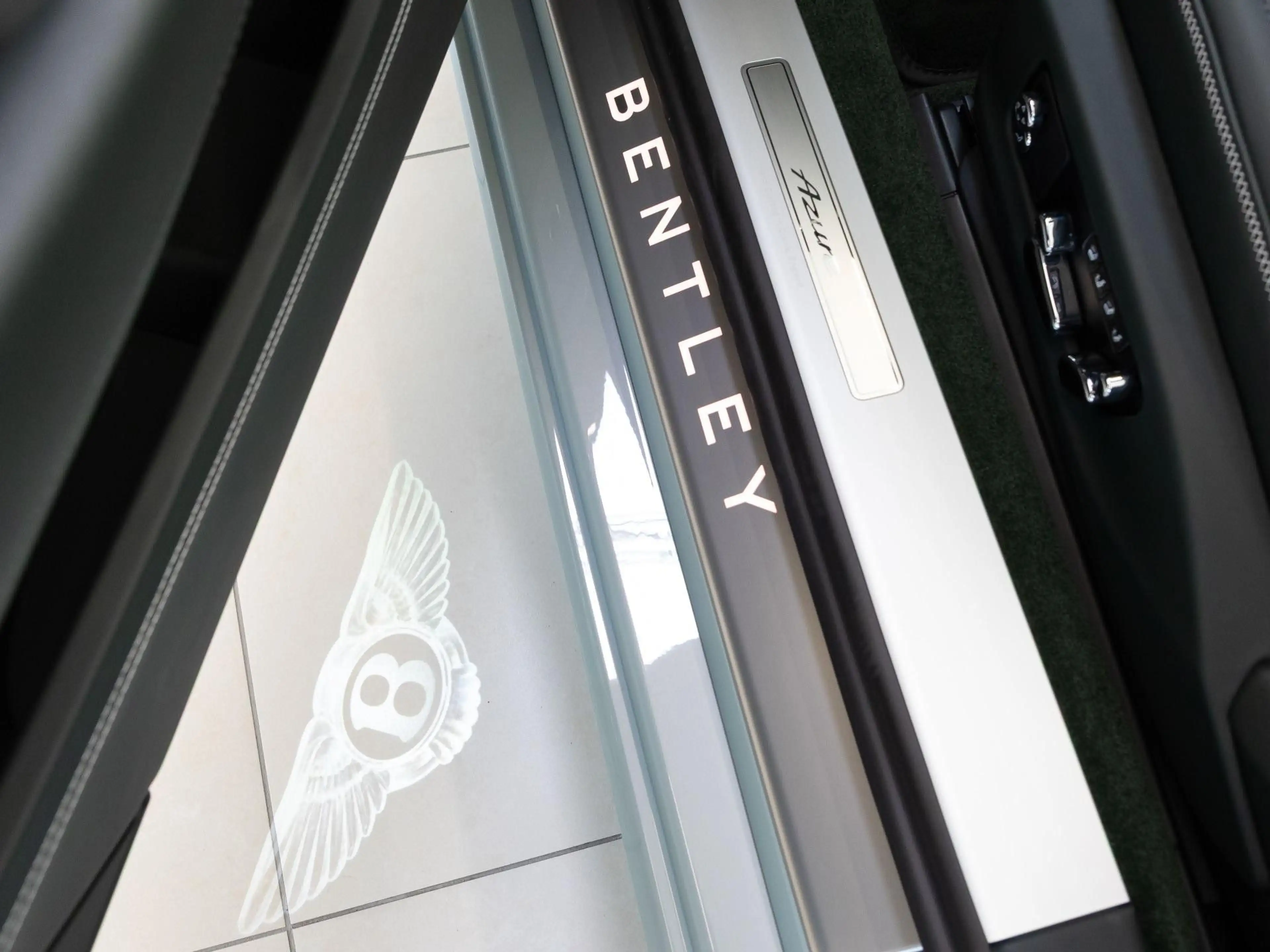 Bentley Continental GTC Azure Vollleder Luftfederung — photo 13