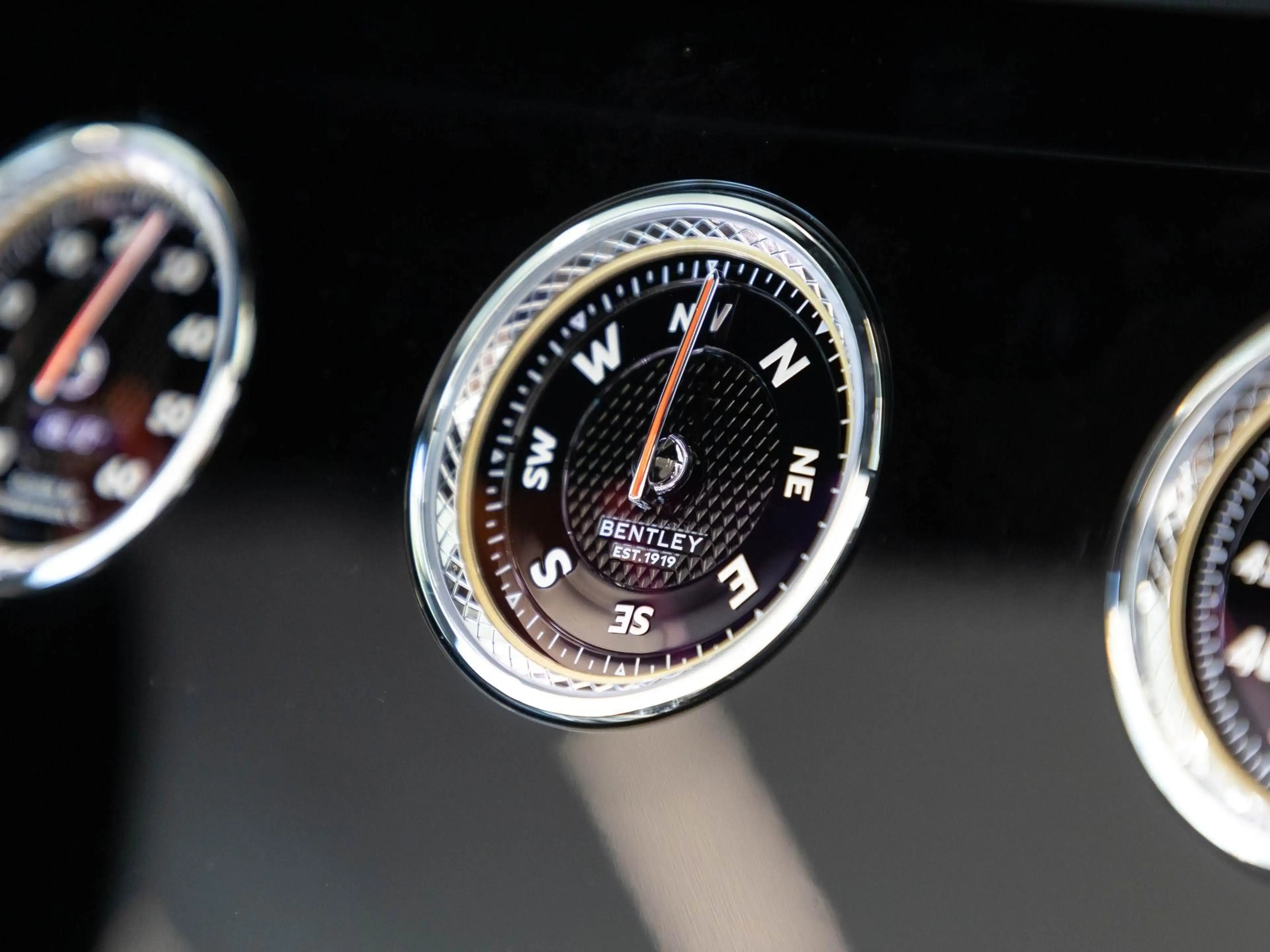 Bentley Continental GTC Azure Vollleder Luftfederung — photo 10