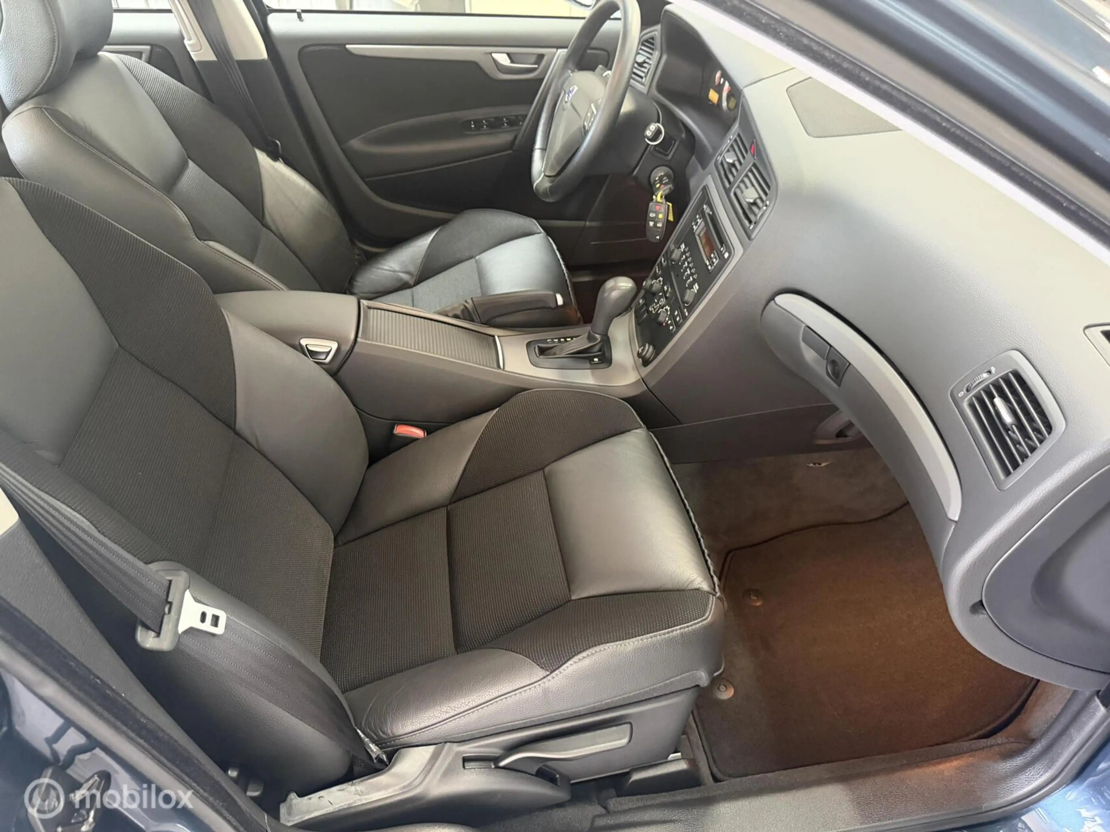 Volvo V70 2.4 Edition Classic UNIEK 14.852KM / 1E EIGENAAR — photo 17
