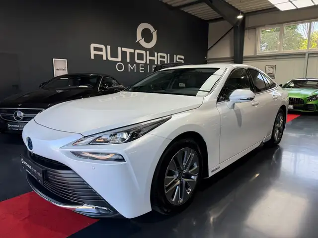 Toyota Mirai Executive Sedan 360°/Navi/JBL/Automatik