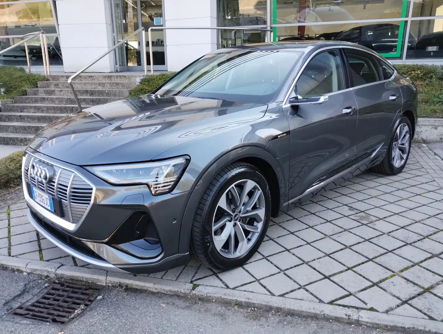 Audi e-tron e-tron Sportback 55 S Line Edition quattro Long R. Grigio - 1