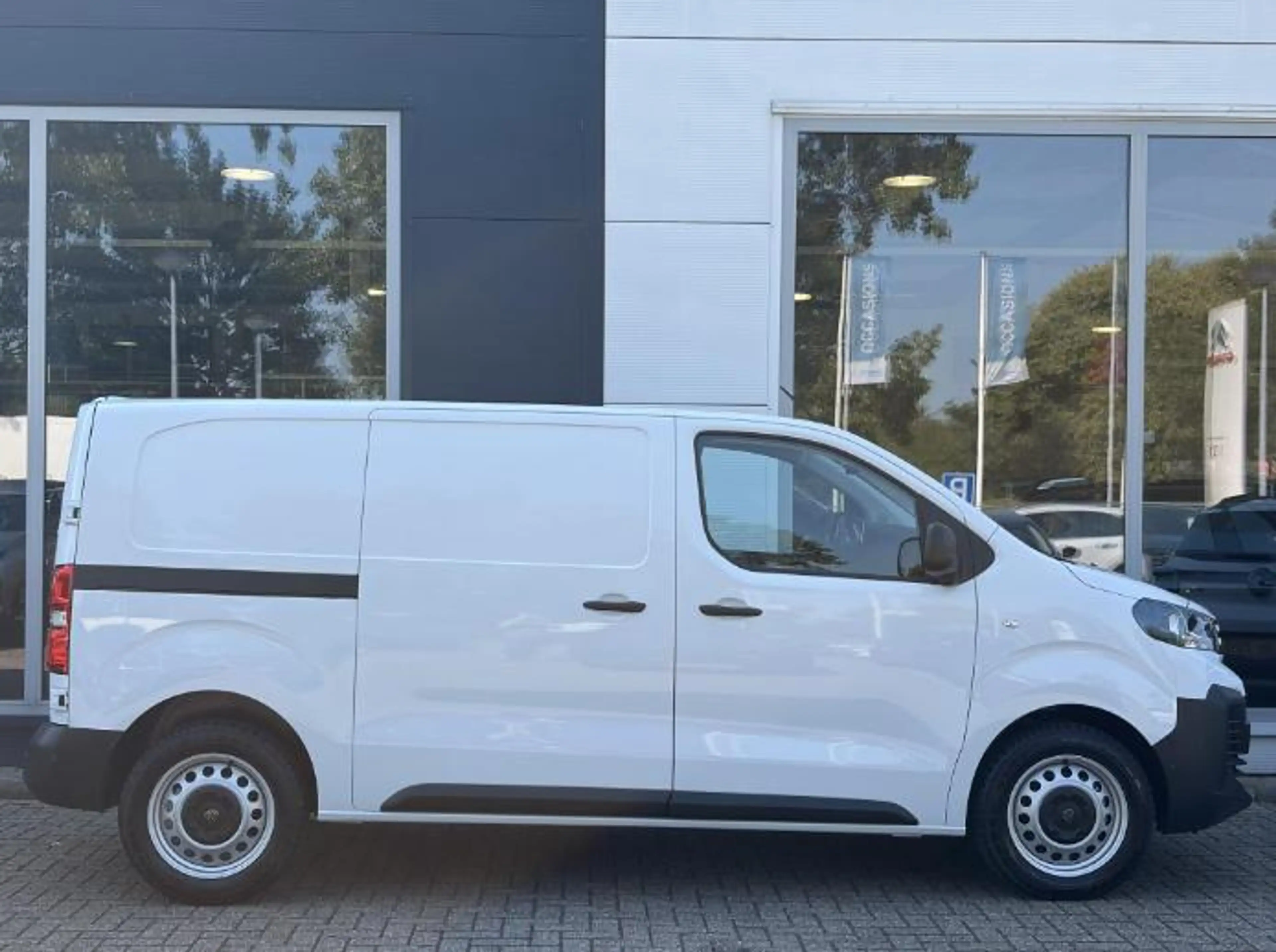 Peugeot Expert 2.0 BlueHDi 145 L2 Navigatie | Trekhaak | Parkeerc — photo 6