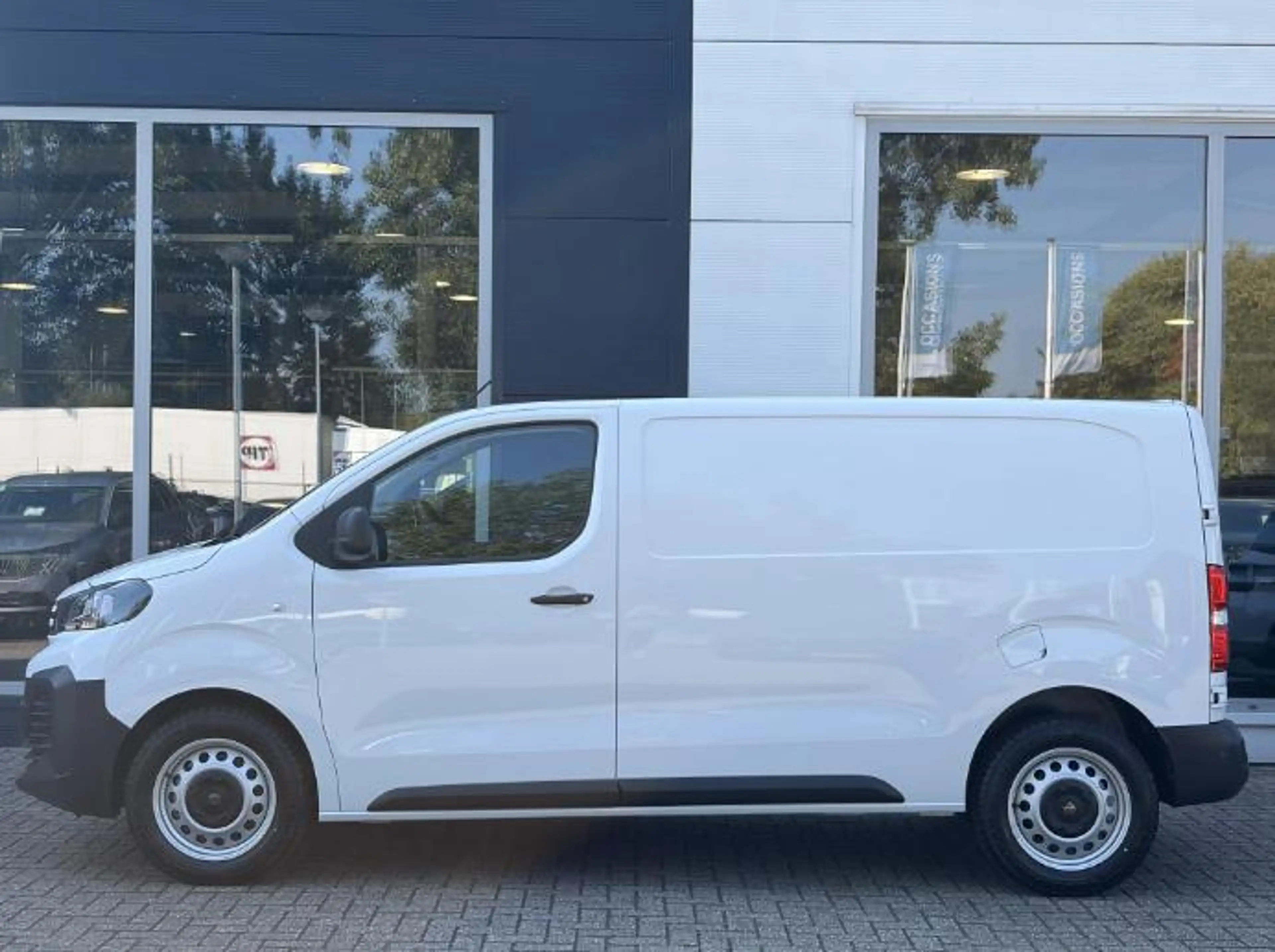 Peugeot Expert 2.0 BlueHDi 145 L2 Navigatie | Trekhaak | Parkeerc — photo 8