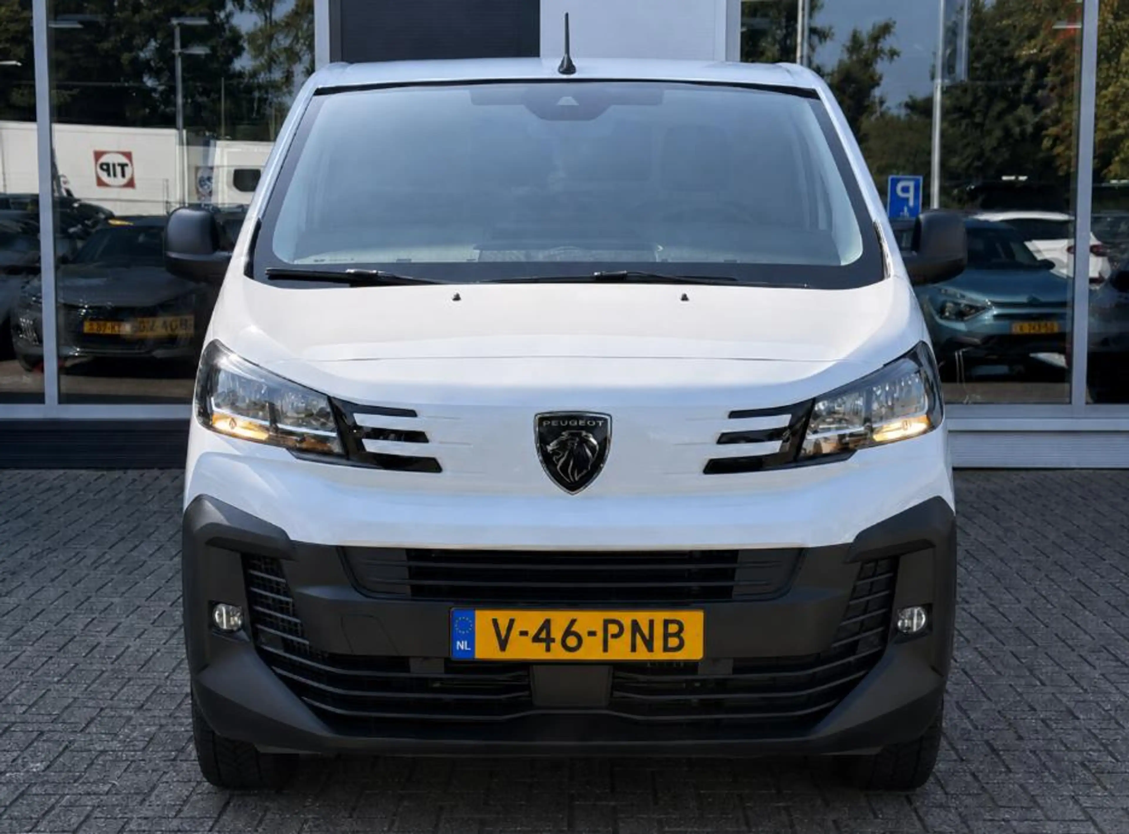 Peugeot Expert 2.0 BlueHDi 145 L2 Navigatie | Trekhaak | Parkeerc — photo 4