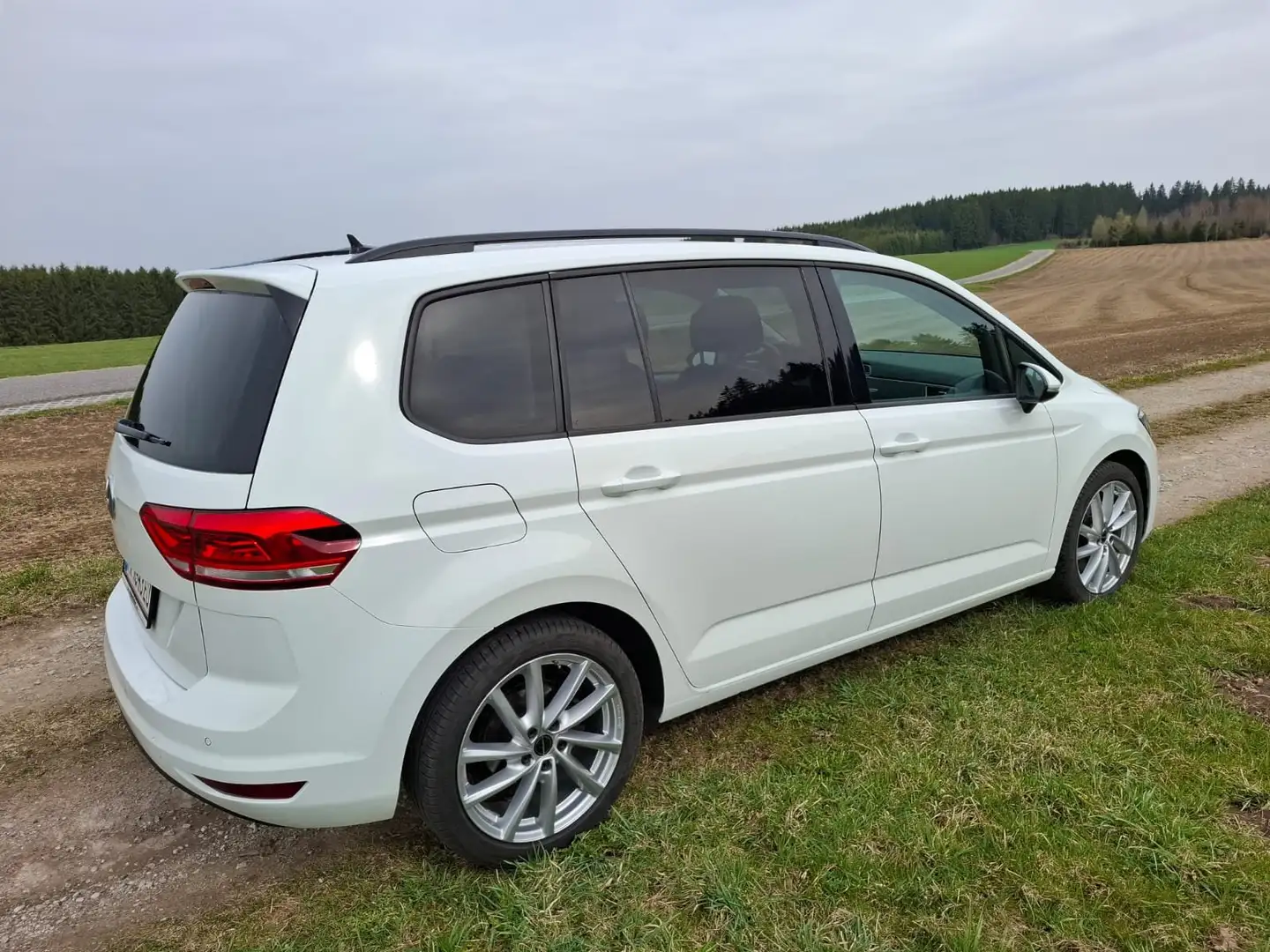 Volkswagen Touran Touran Comfortline 2,0 TDI SCR DSG Comfortline Weiß - 2