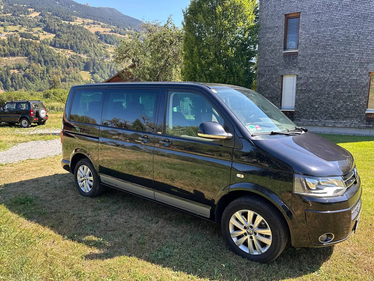 Volkswagen T5 Multivan Multivan Generation 2,0 BMT TDI 4motion D-PF Generation Schwarz - 2