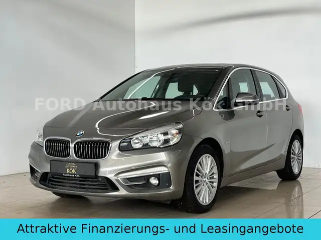 BMW 220 i 2 Active Tourer Luxury Line PANO 2HAND RFK