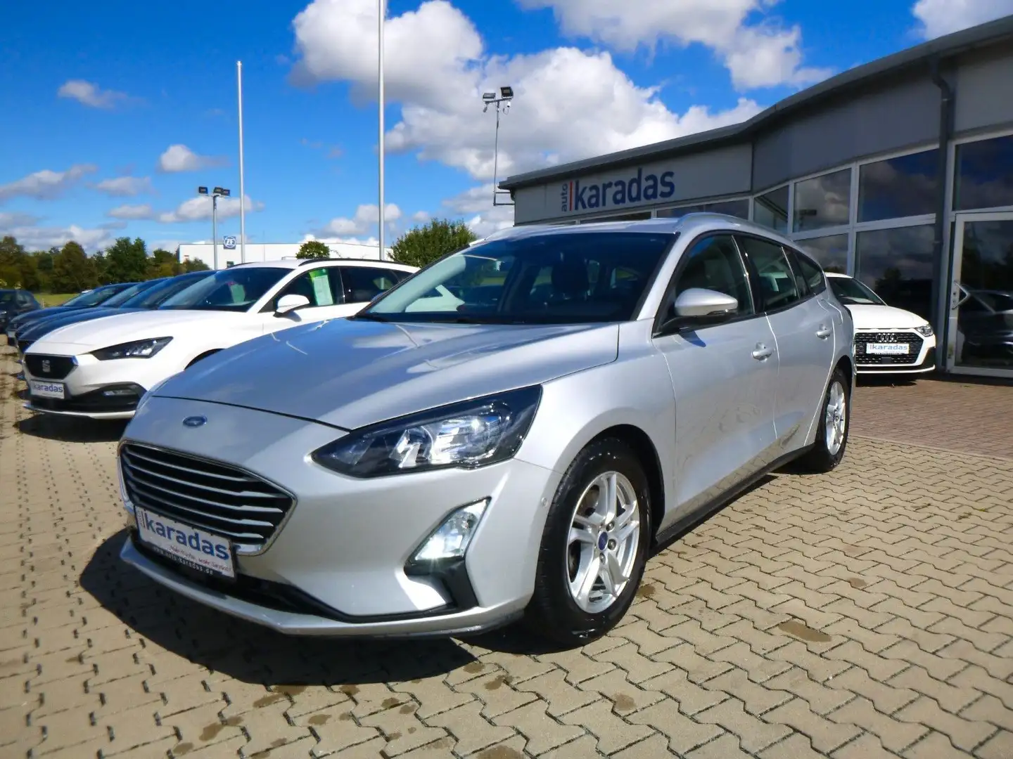 Ford Focus Turnier NAV/LED/KAM/PDC/SHZ Silber - 1