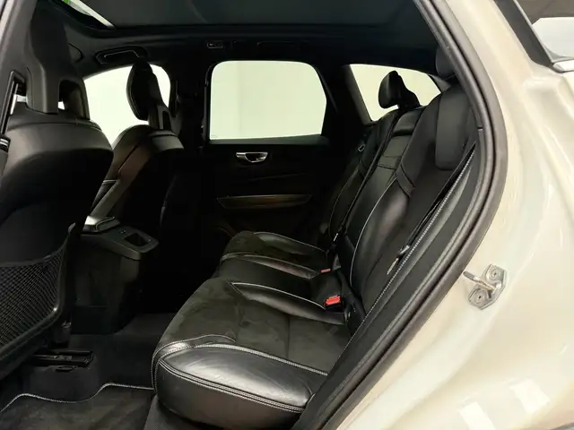 Volvo XC60 view 14