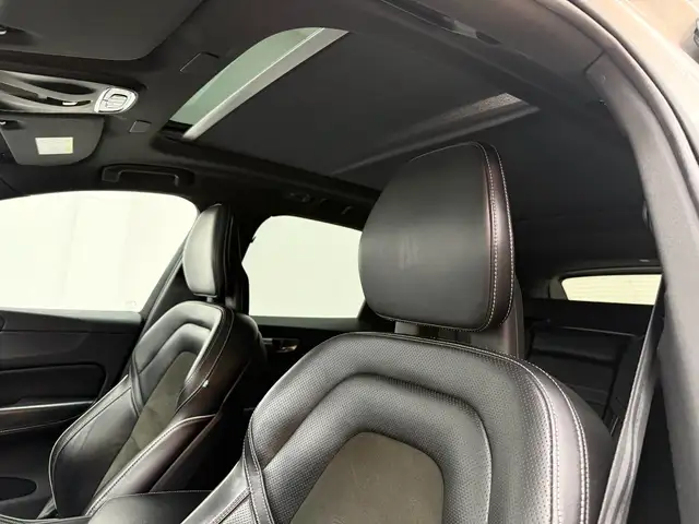 Volvo XC60 view 12