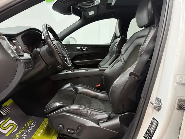 Volvo XC60 view 11