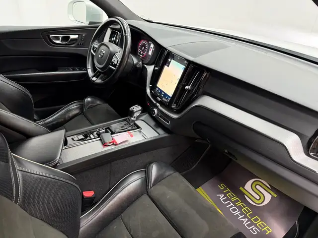 Volvo XC60 view 10