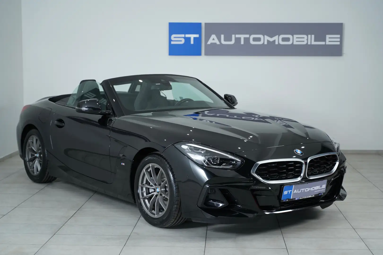 BMW Z4 sDrive 30 i Aut. // M-SPORTPAKET // Schwarz - 1