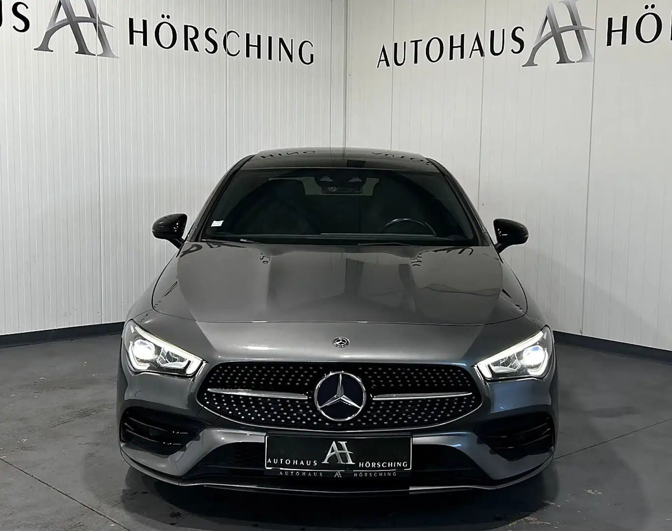 Mercedes-Benz CLA 180 d Aut.//AMG-Paket//PANO//AMBIENTE//SITZHEIZUNG Grau - 2