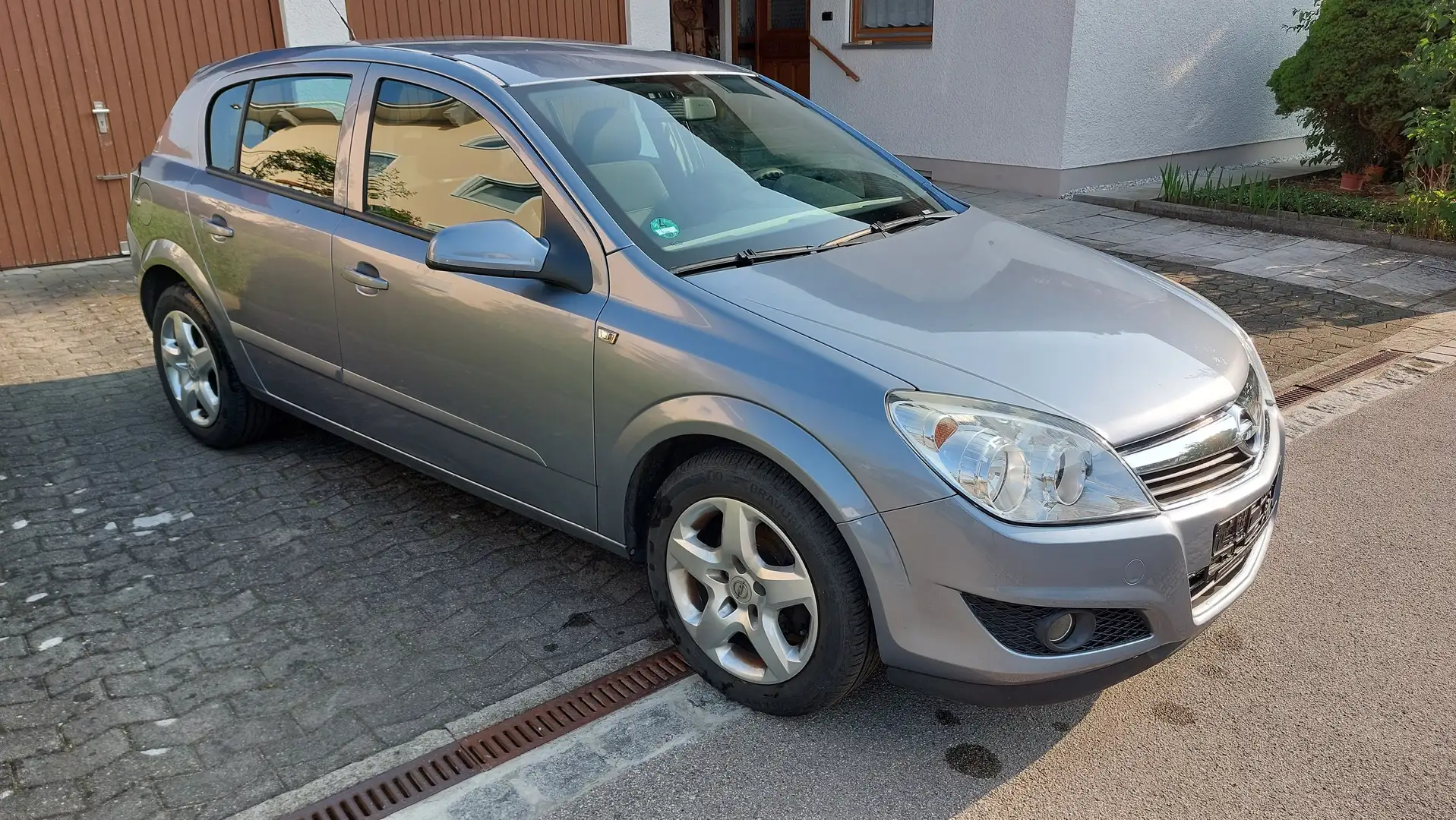 Opel Astra Astra Fließheck  5-Türer 1.6 Silber - 1
