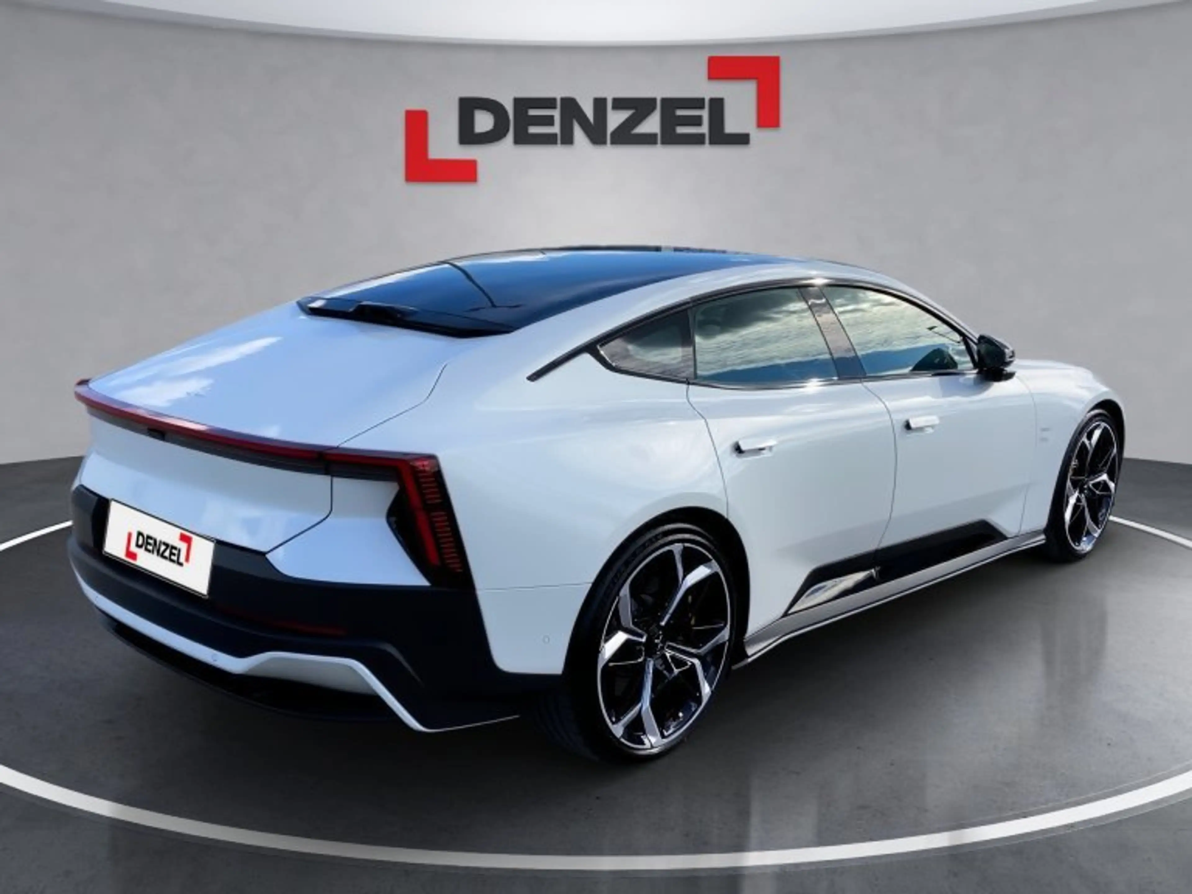 Polestar 5 5 — photo 4
