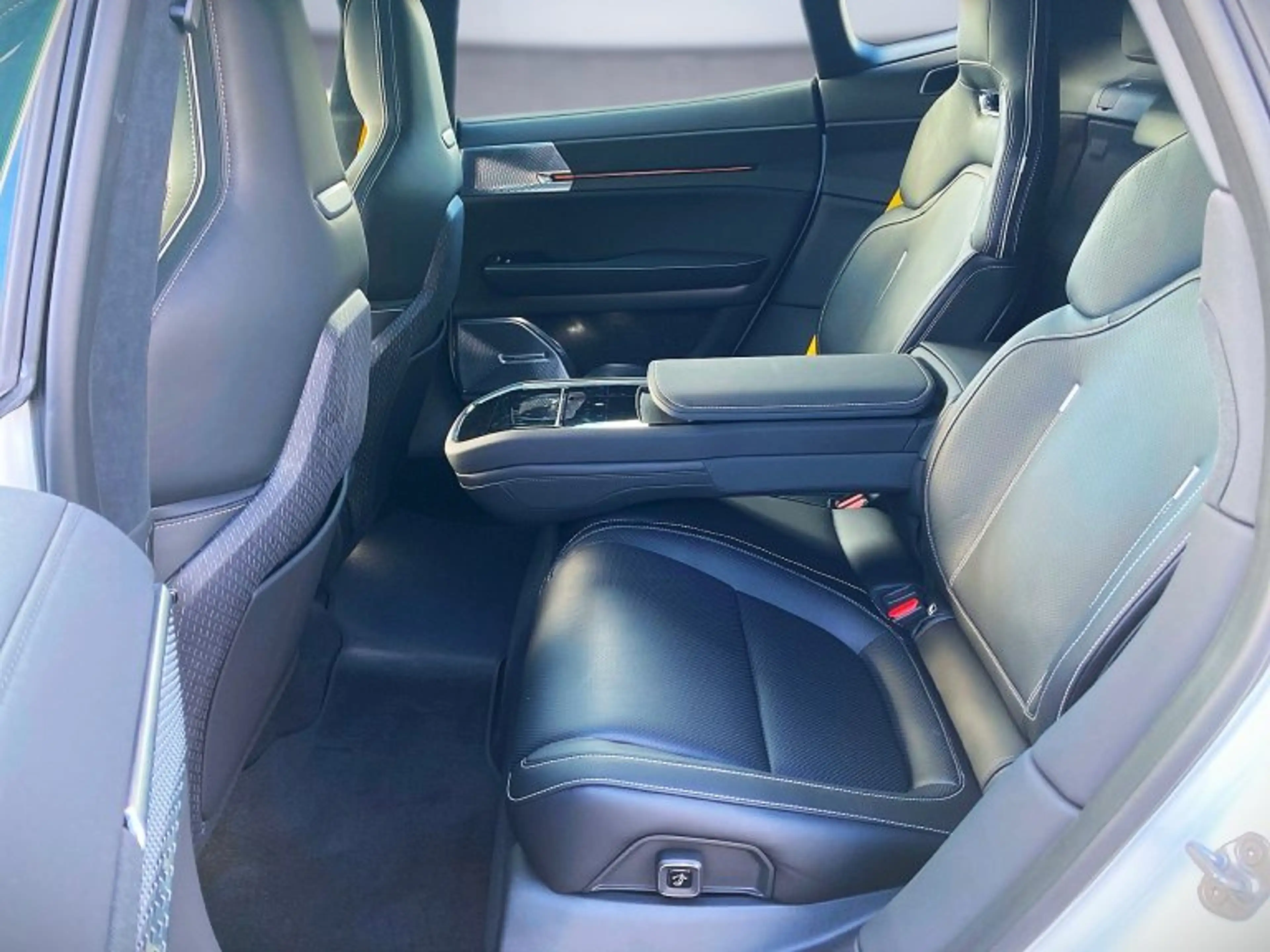 Polestar 5 5 — photo 12