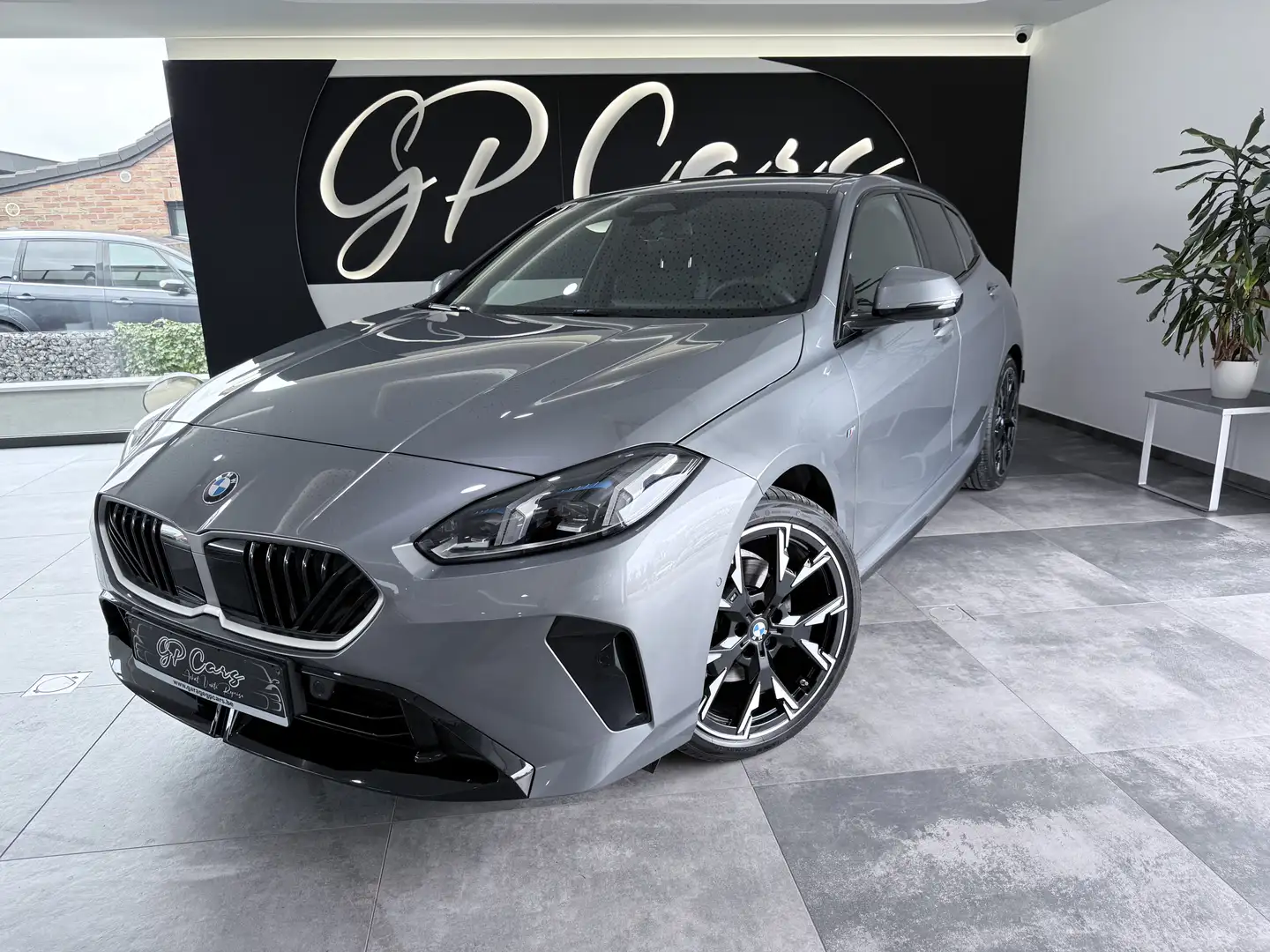 BMW 118 118D Pack M-Sport / Toit ouvrant Gris - 1