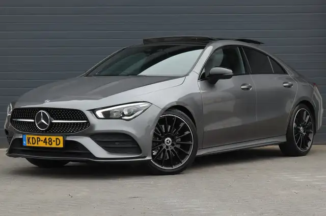 Mercedes-Benz CLA 220 4MATIC Sfeerverlichting AMG Pakket Pano