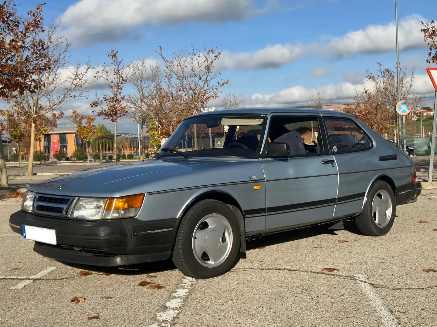 Saab 900 900i 16v Срібний - 2