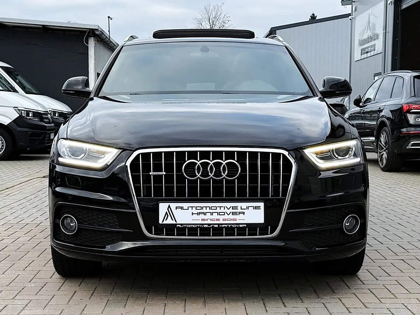 Audi Q3 2.0 TDI QUATTRO S-LINE/PANO/KAMERA/LEDER/XENO Schwarz - 2