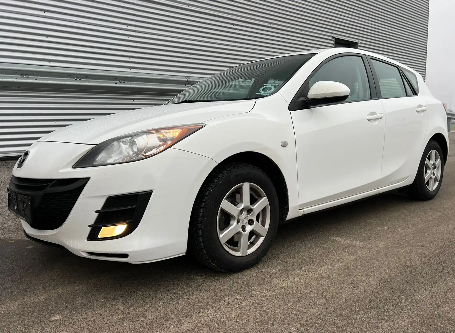Mazda 3 3 Sport 1,6i Special Edition ID:59 Weiß - 2