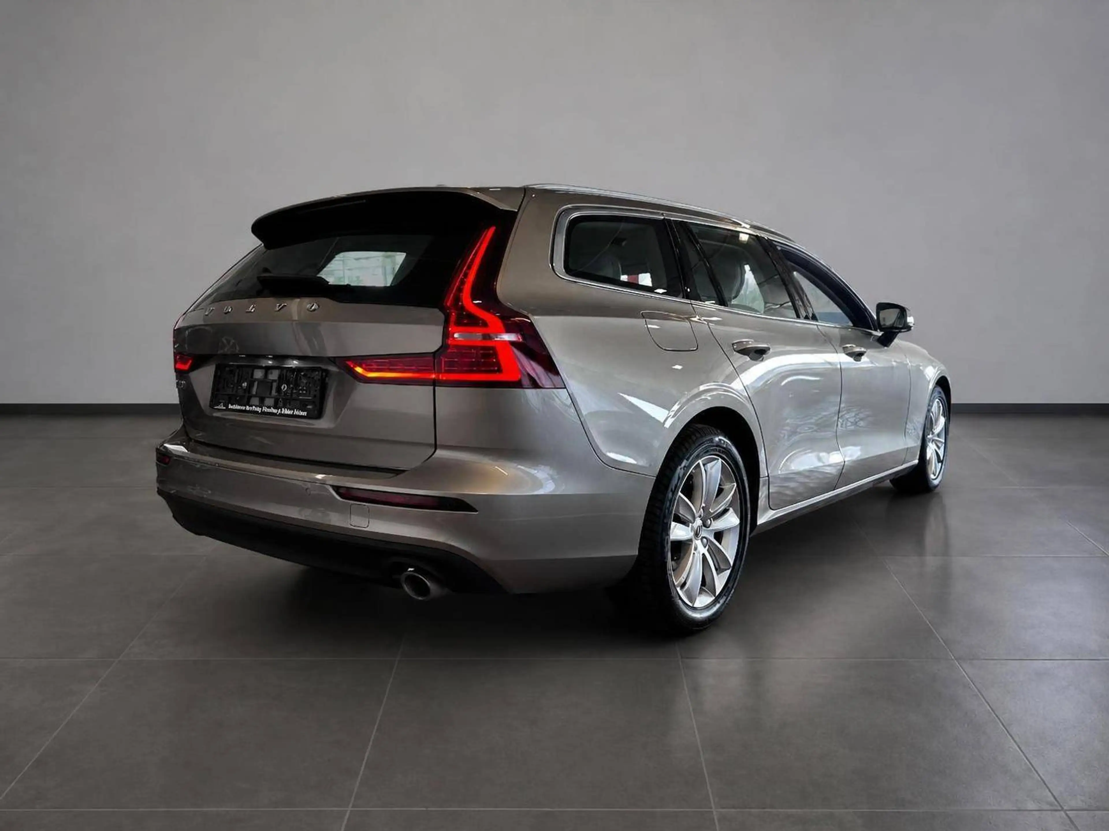 Volvo V60 Momentum Pro //Leder//LED//Navi// — photo 7