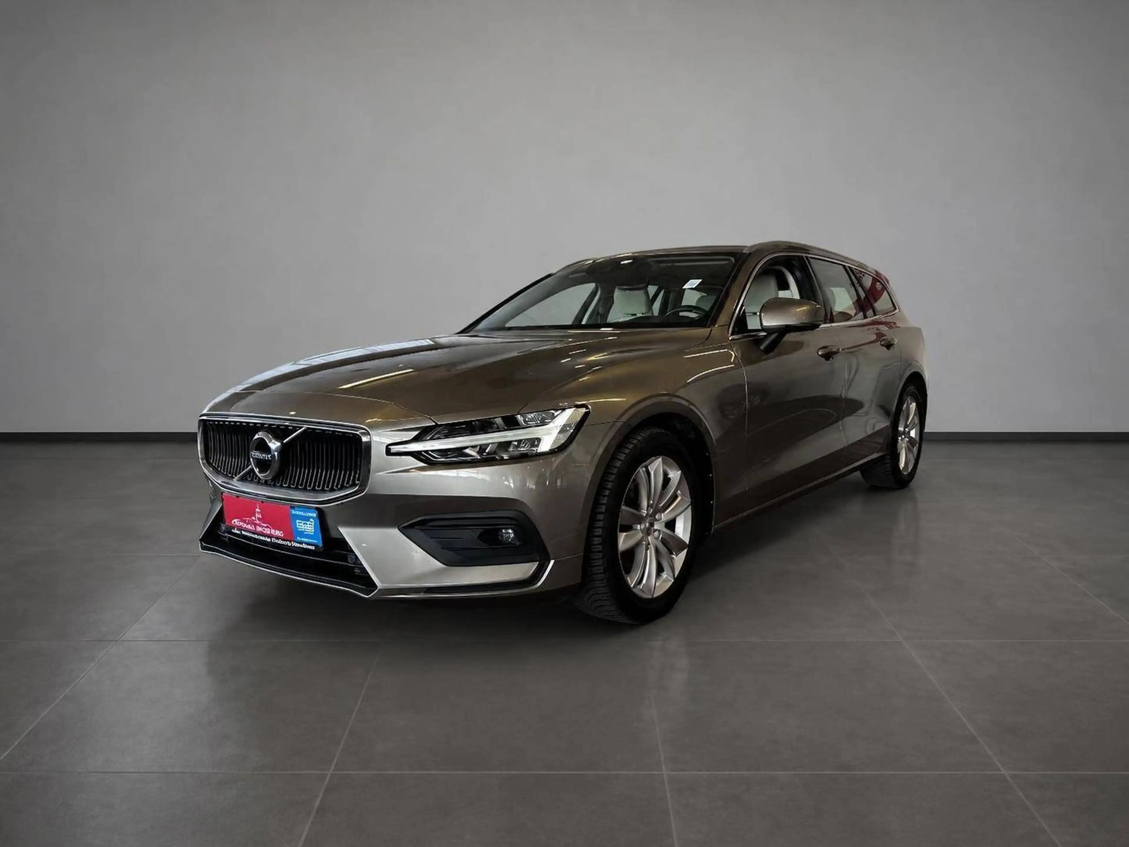 Volvo V60 Momentum Pro //Leder//LED//Navi// — photo 3
