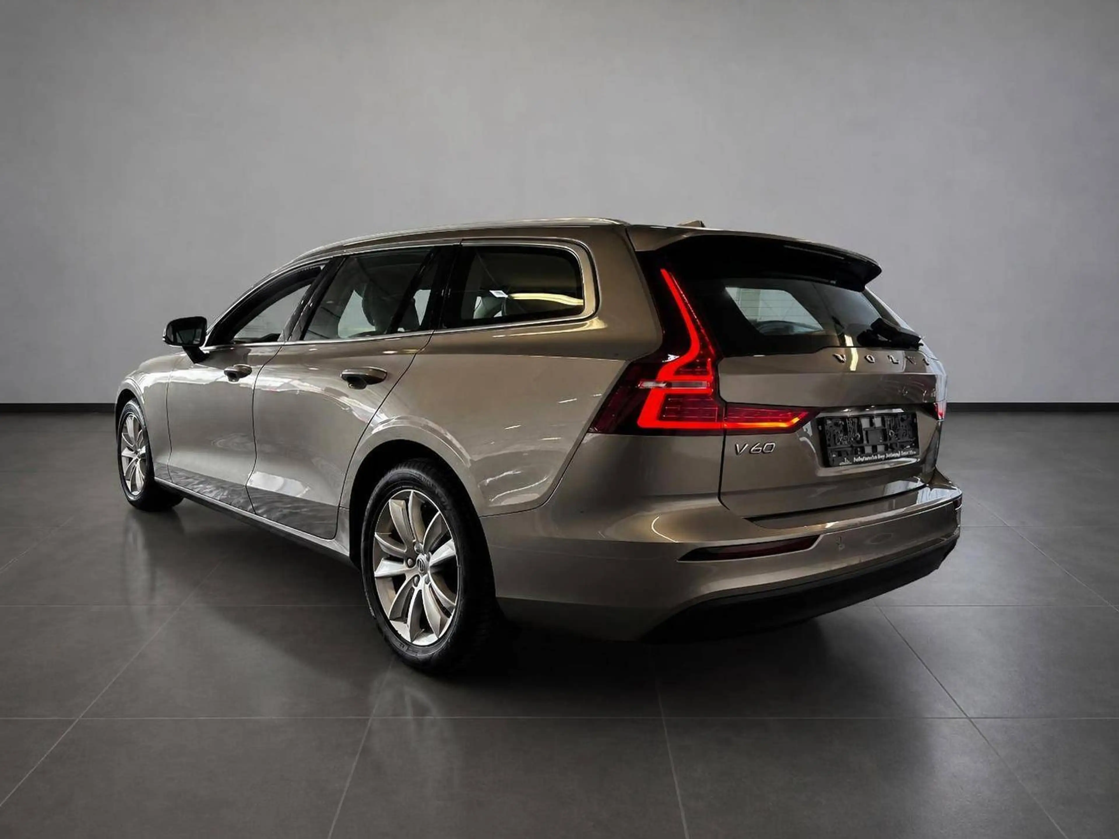 Volvo V60 Momentum Pro //Leder//LED//Navi// — photo 5