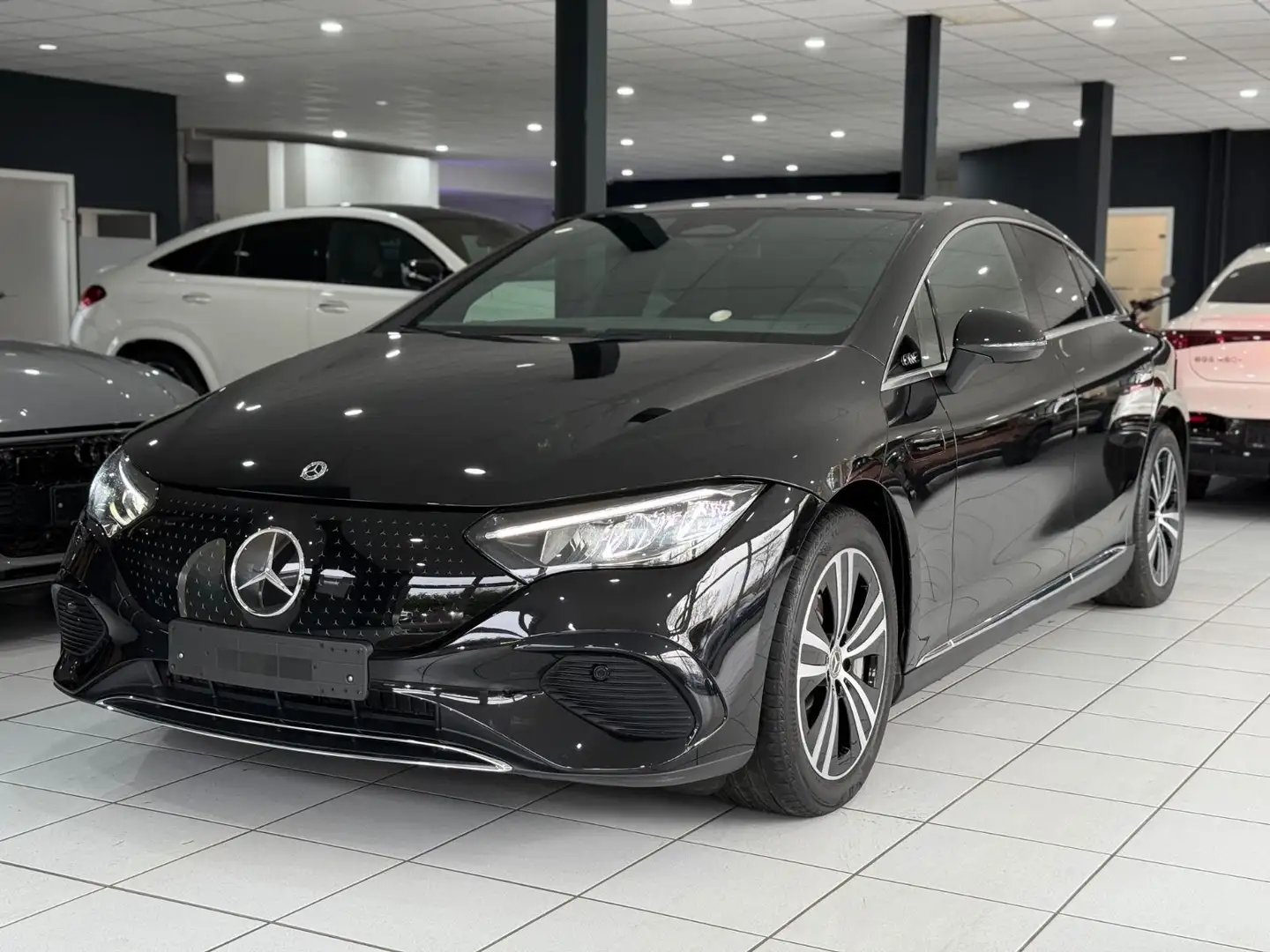 Mercedes-Benz EQE 300 DISTRONIC*MEMORY*KAMERA*CARPLAY*CARPLAY* Fekete - 1