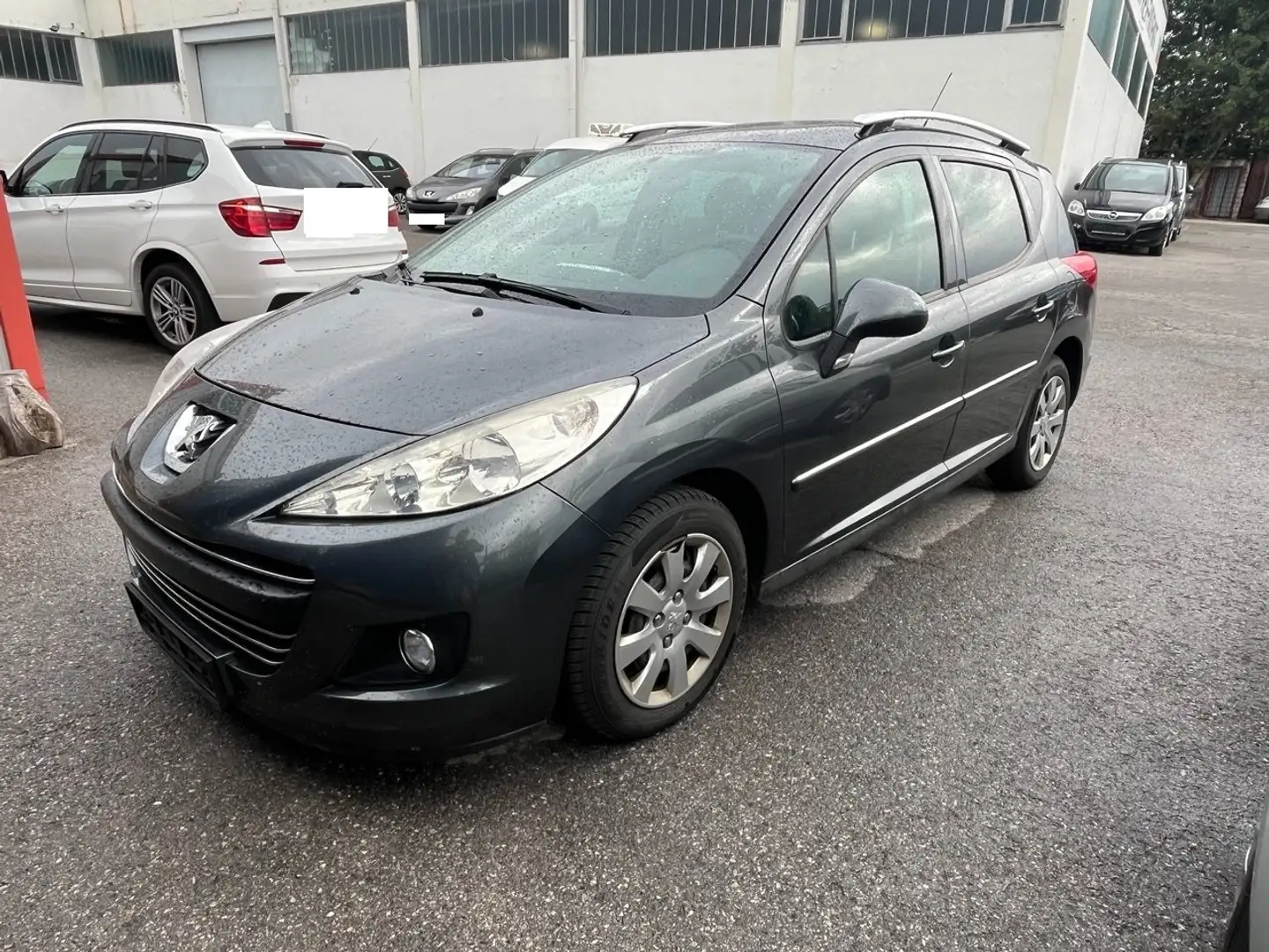 Peugeot 207 207 SW Active 1,6 HDi 95 Klima Grau - 2