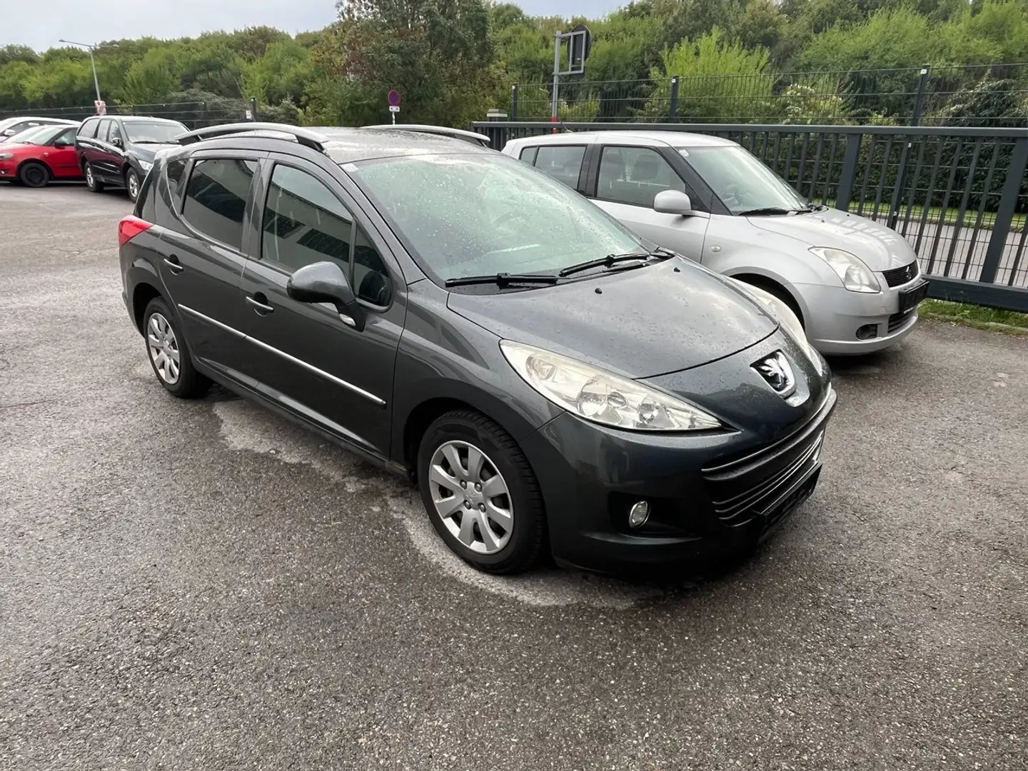 Peugeot 207 207 SW Active 1,6 HDi 95 Klima Grau - 1