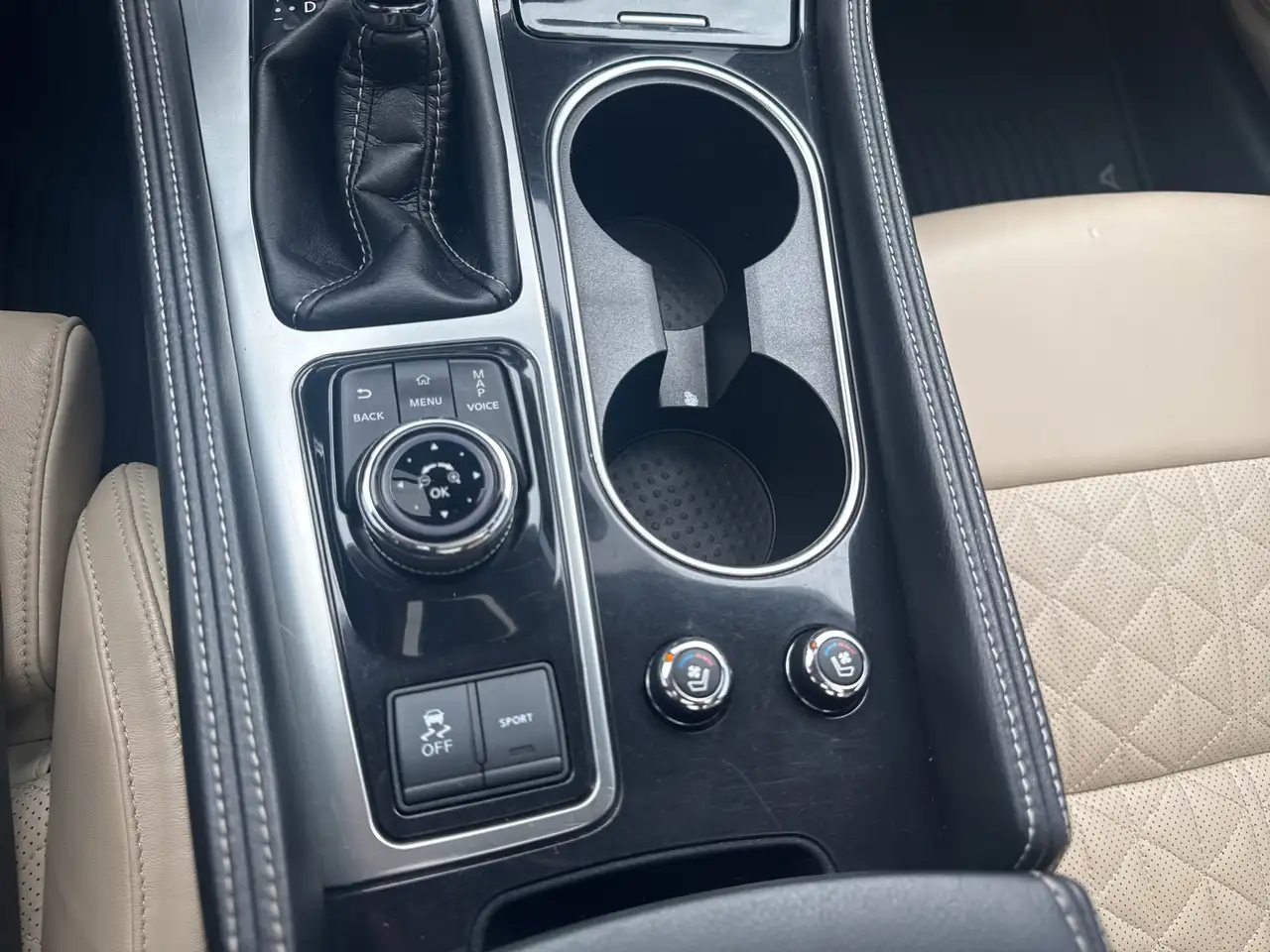 Nissan Maxima снимка Nissan Maxima