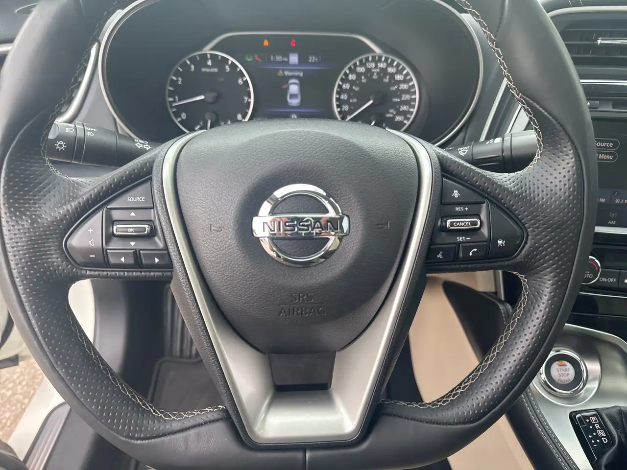 Nissan Maxima снимка Nissan Maxima