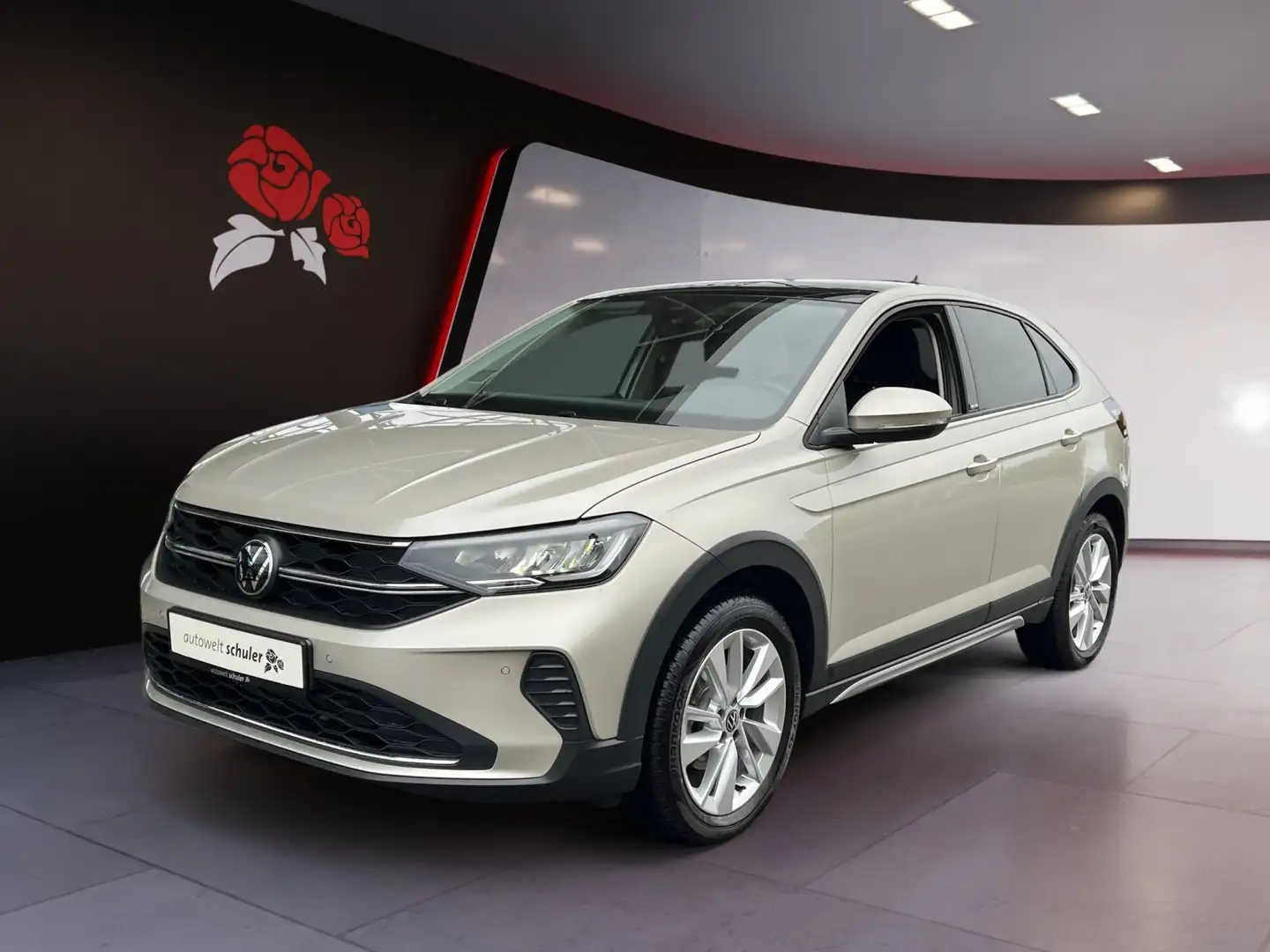 Volkswagen Taigo 1,5 TSI DSG Move Pano Navi Silber - 2