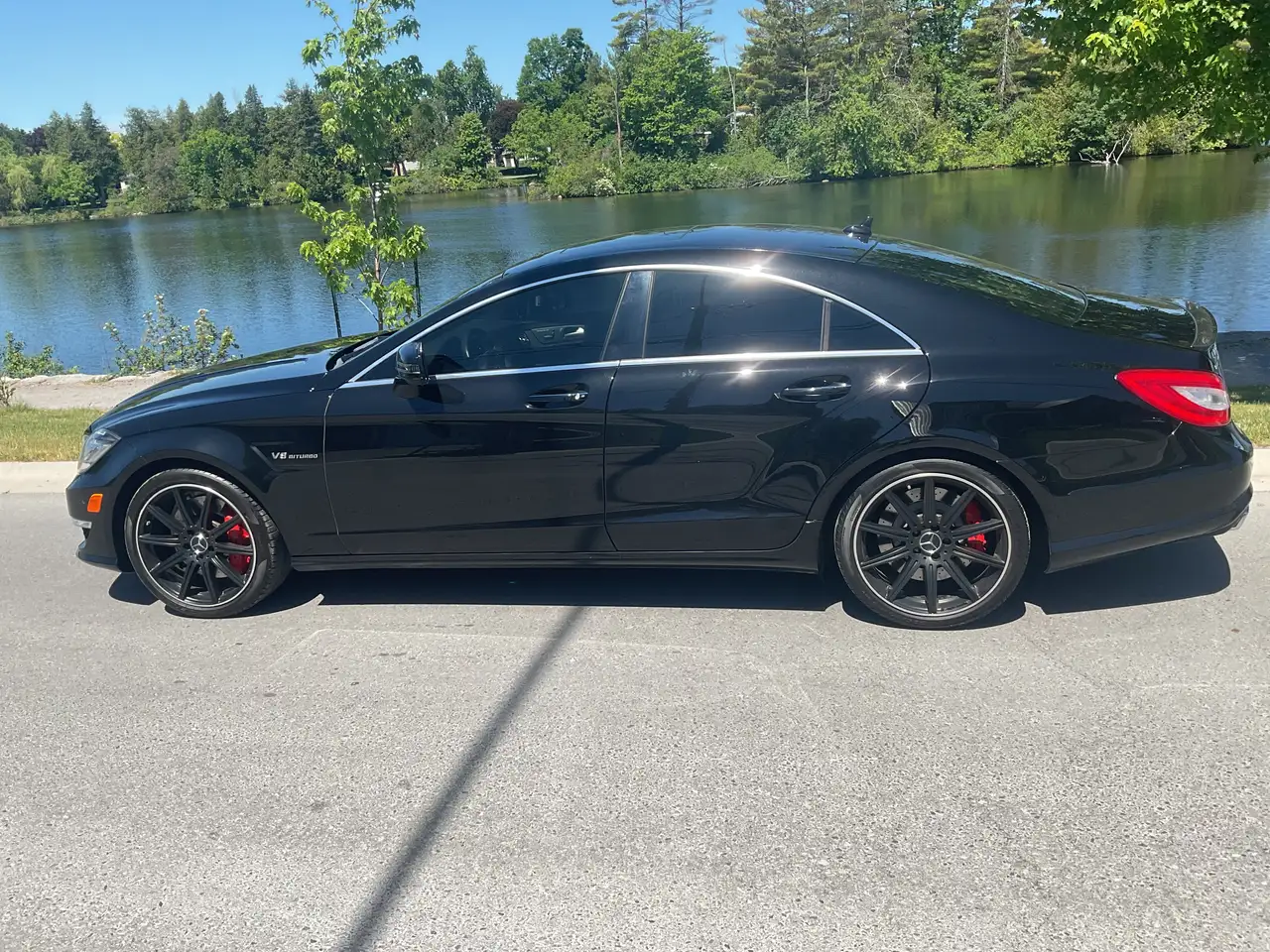 Mercedes-Benz CLS снимка Mercedes-Benz CLS