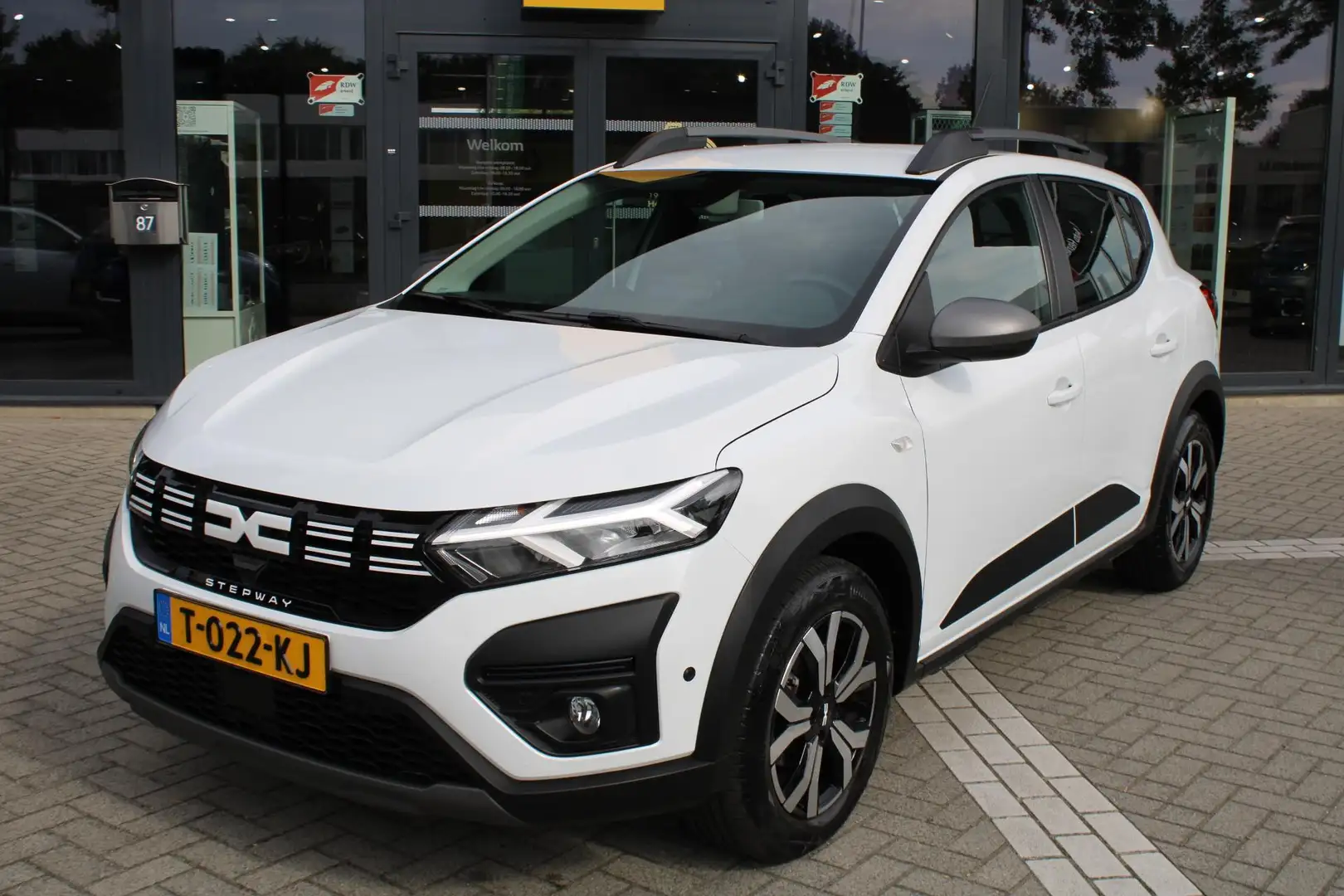 Dacia Sandero Stepway TCe 100 ECO-G Up&Go | NL-auto | 1e Eigenaa Wit - 2