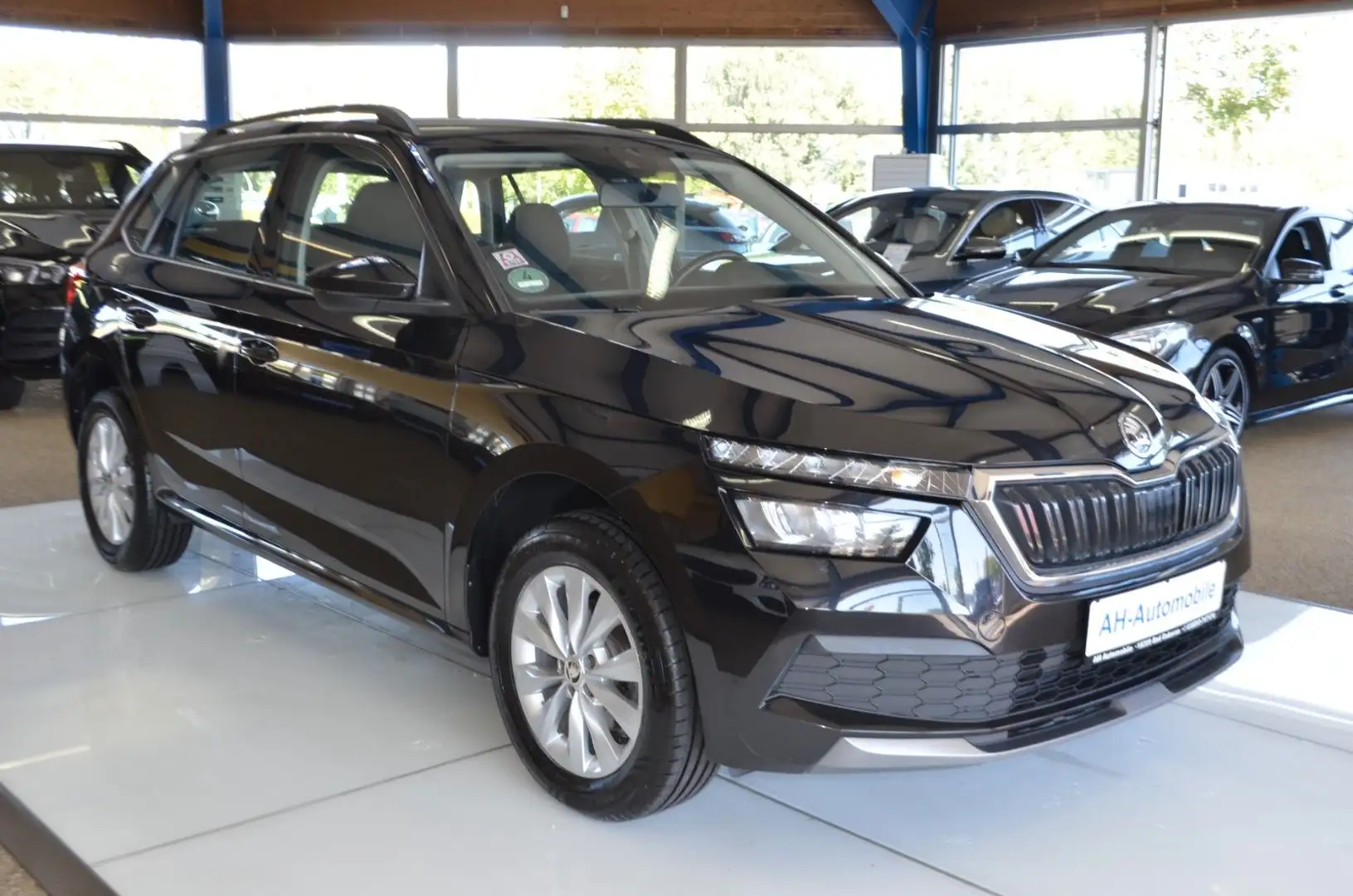 Skoda Kamiq Ambition AUTOMATIK / LED / KLIMA / PDC Schwarz - 2